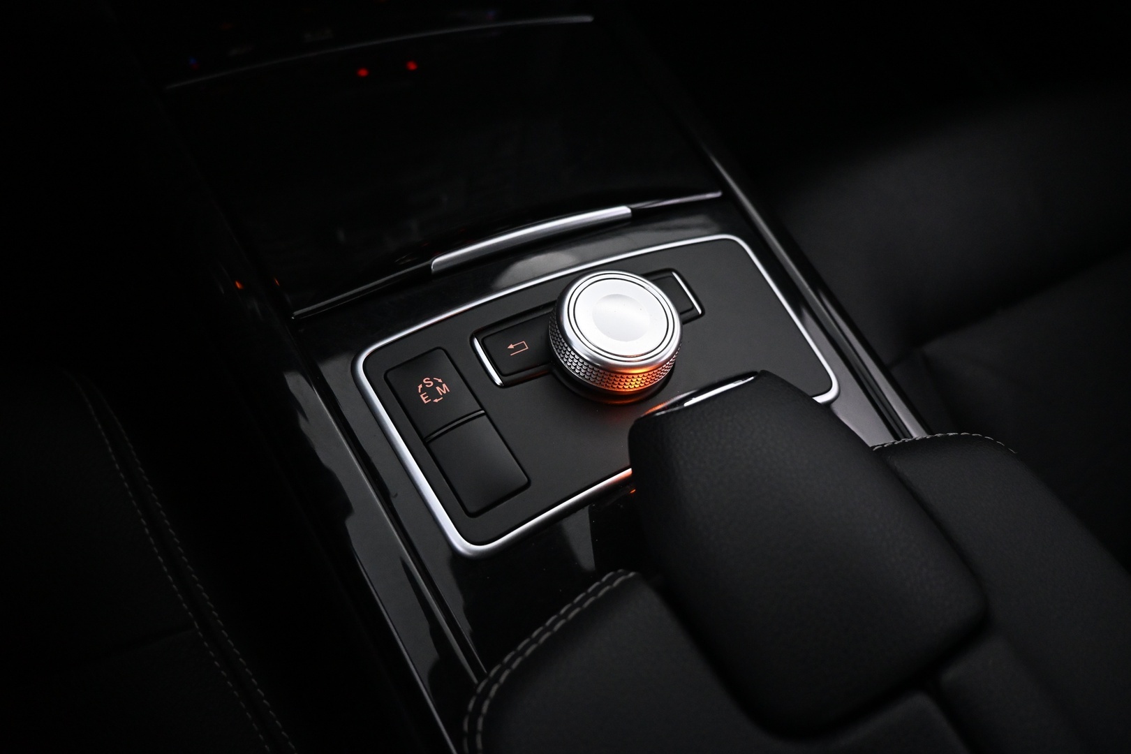 MERCEDES-BENZ E 2011