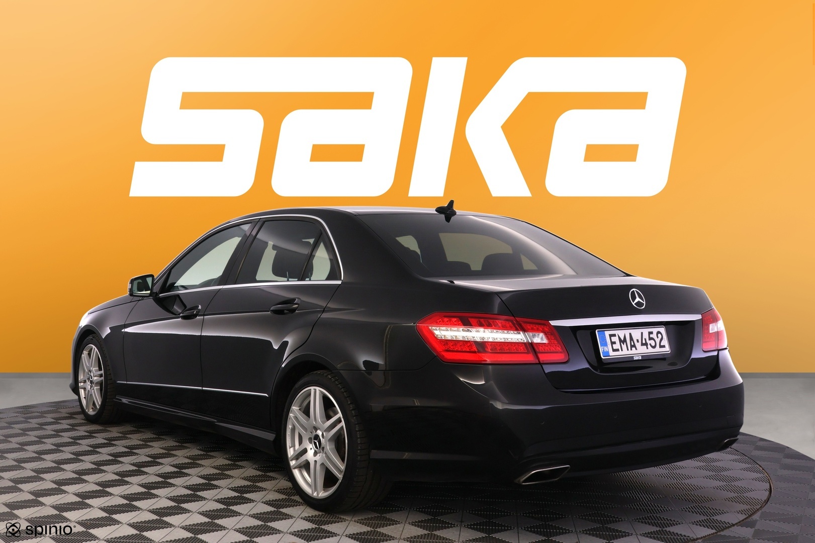 MERCEDES-BENZ E 2011