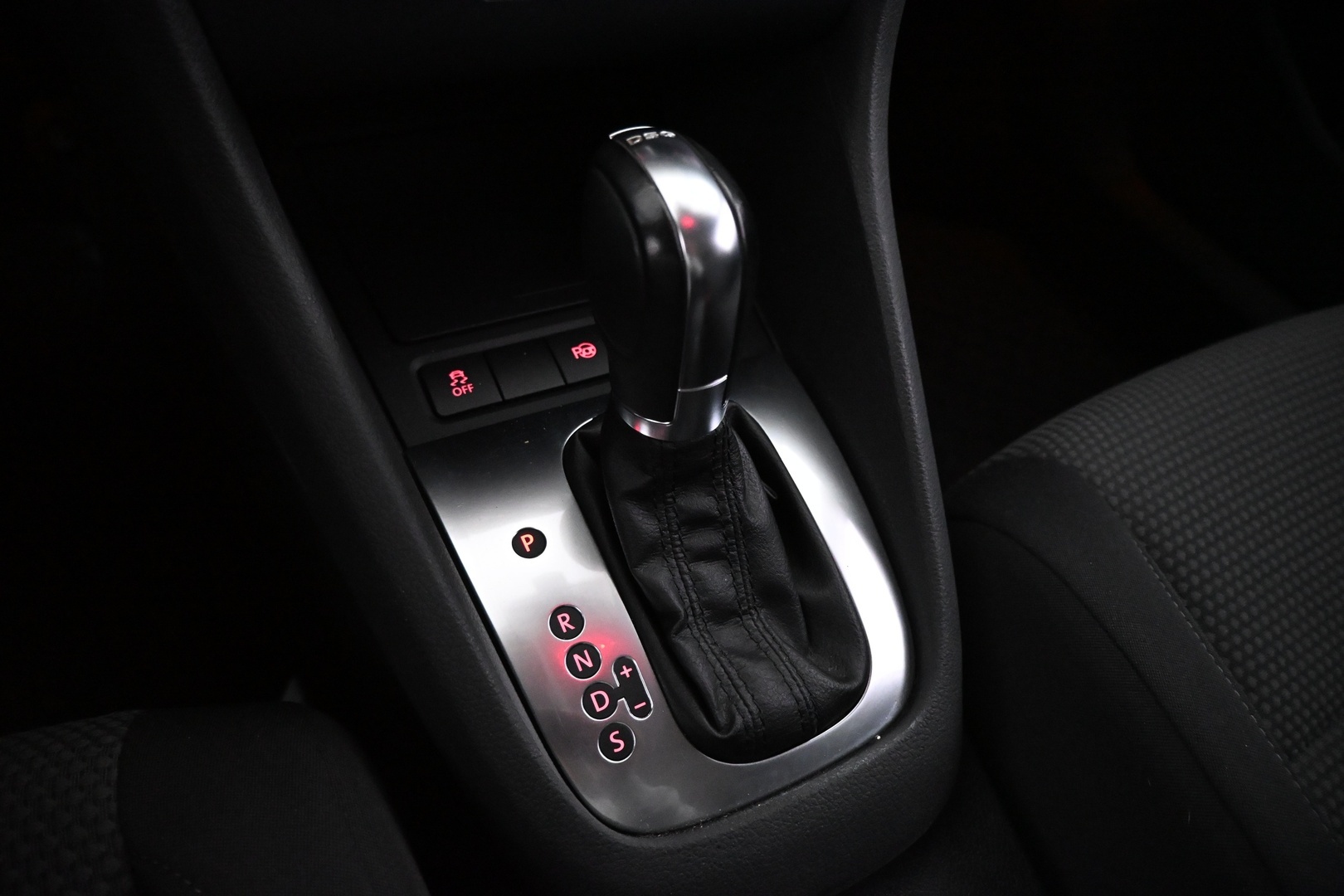 VOLKSWAGEN Golf 2013