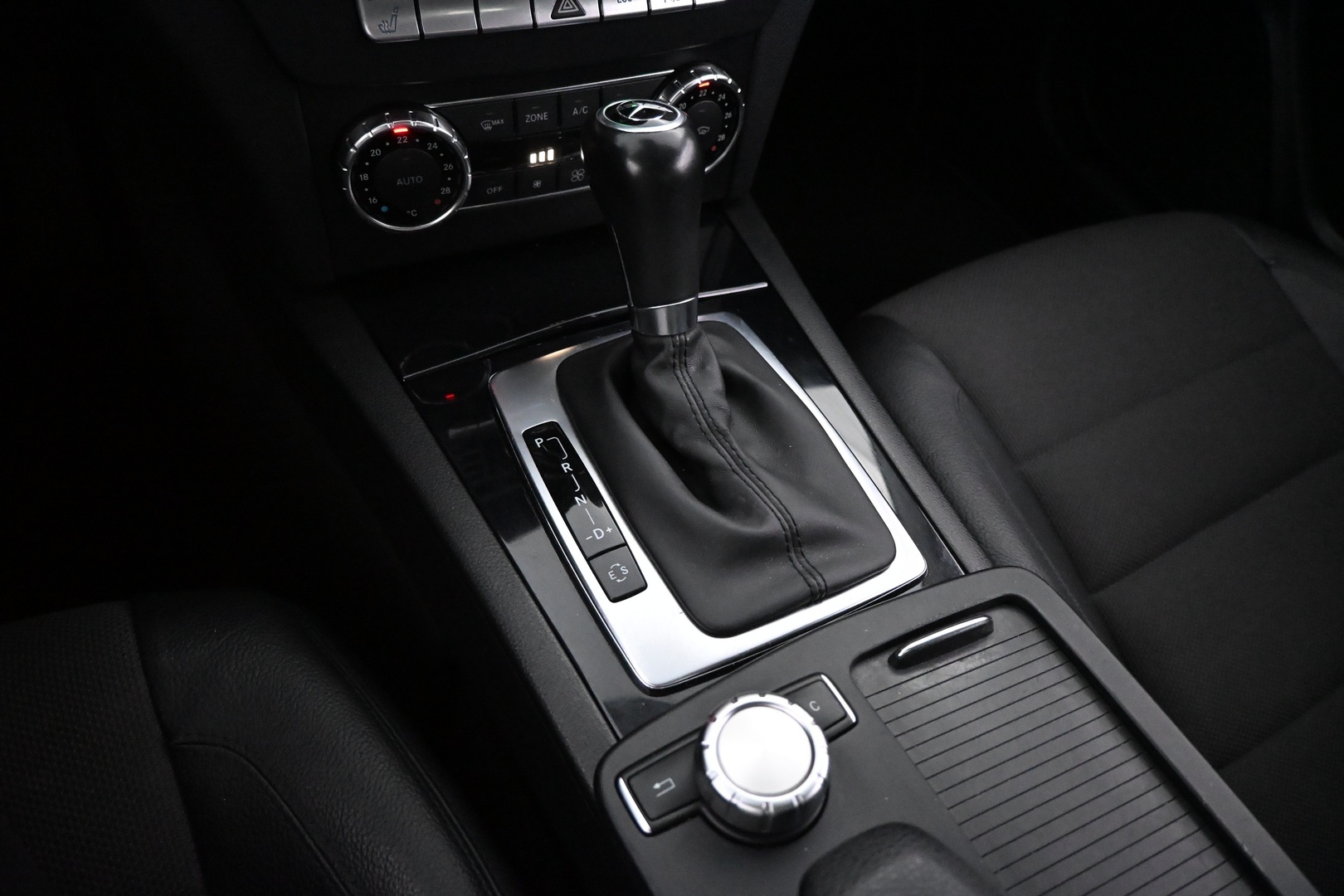 MERCEDES-BENZ C 2012
