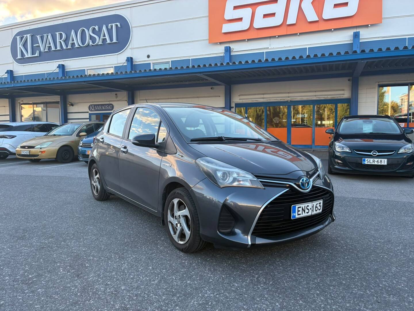 TOYOTA Yaris 2015