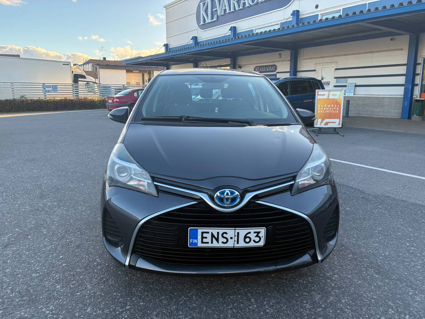 TOYOTA Yaris 2015