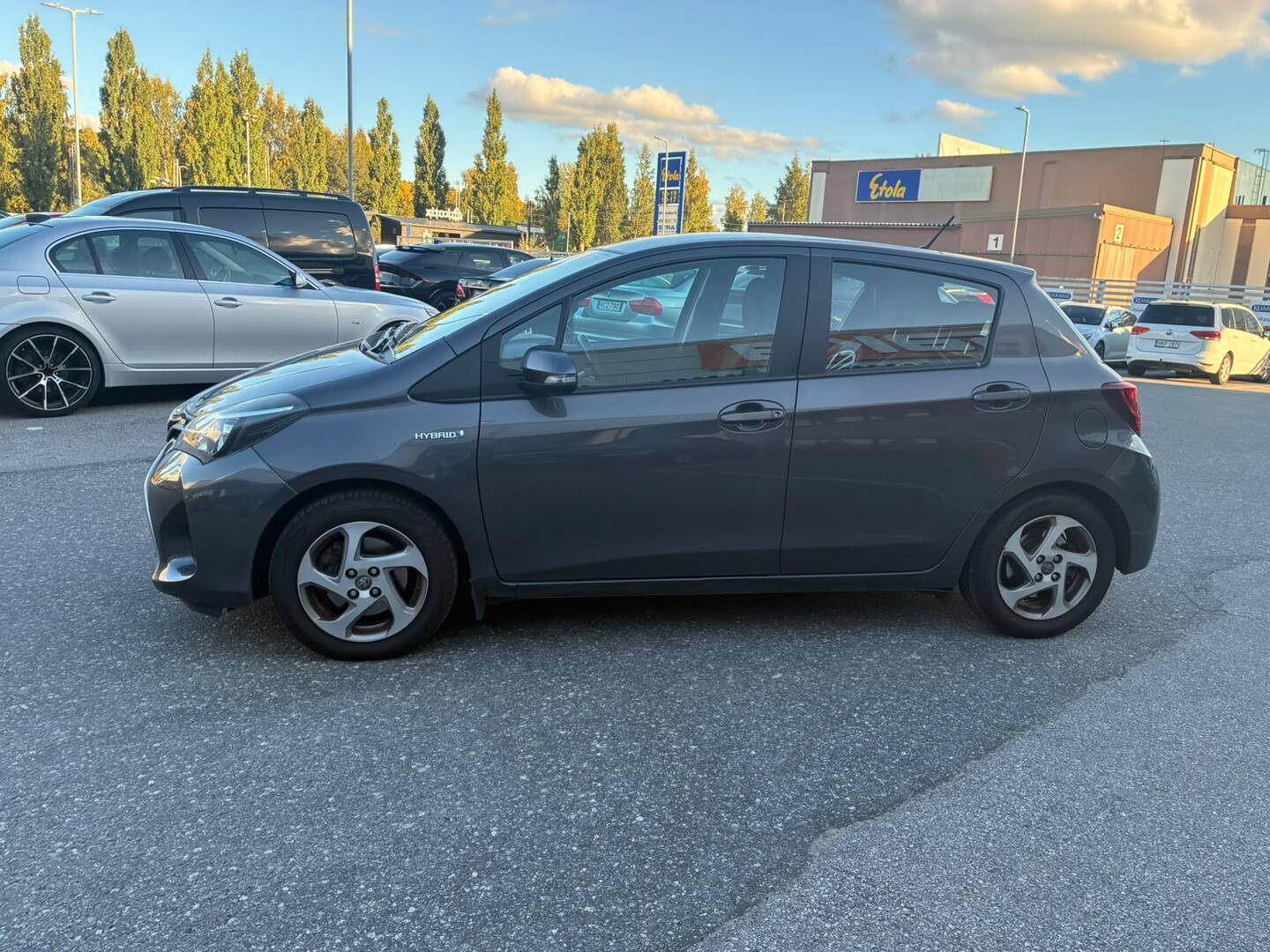 TOYOTA Yaris 2015