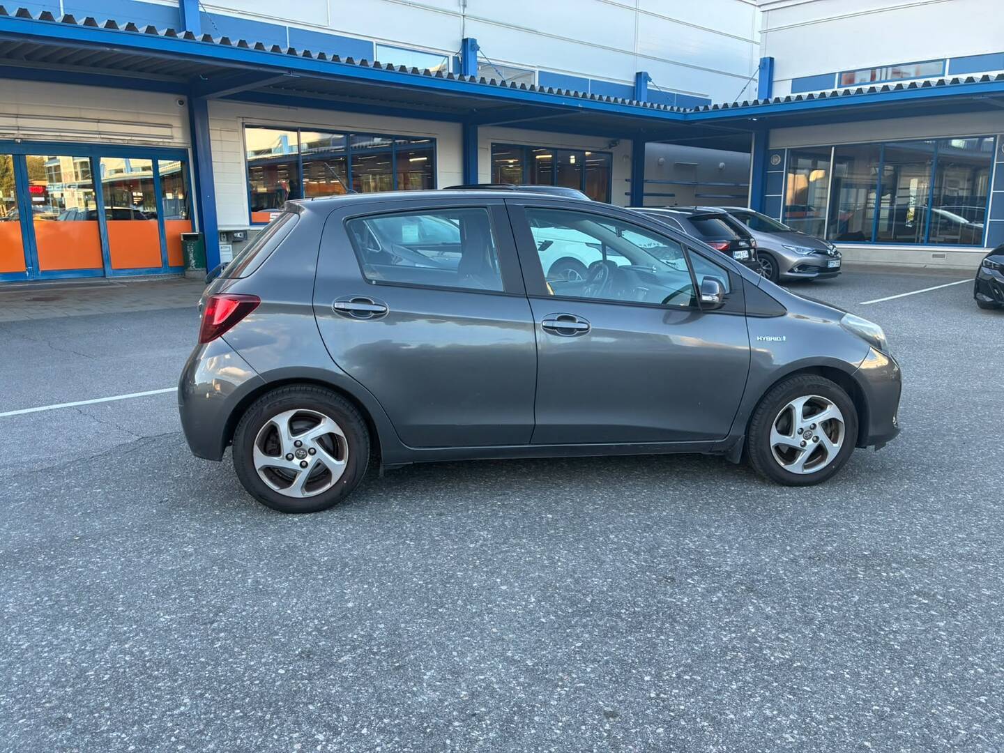 TOYOTA Yaris 2015