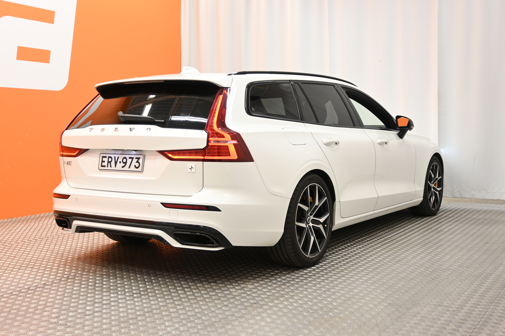 VOLVO V60 2020