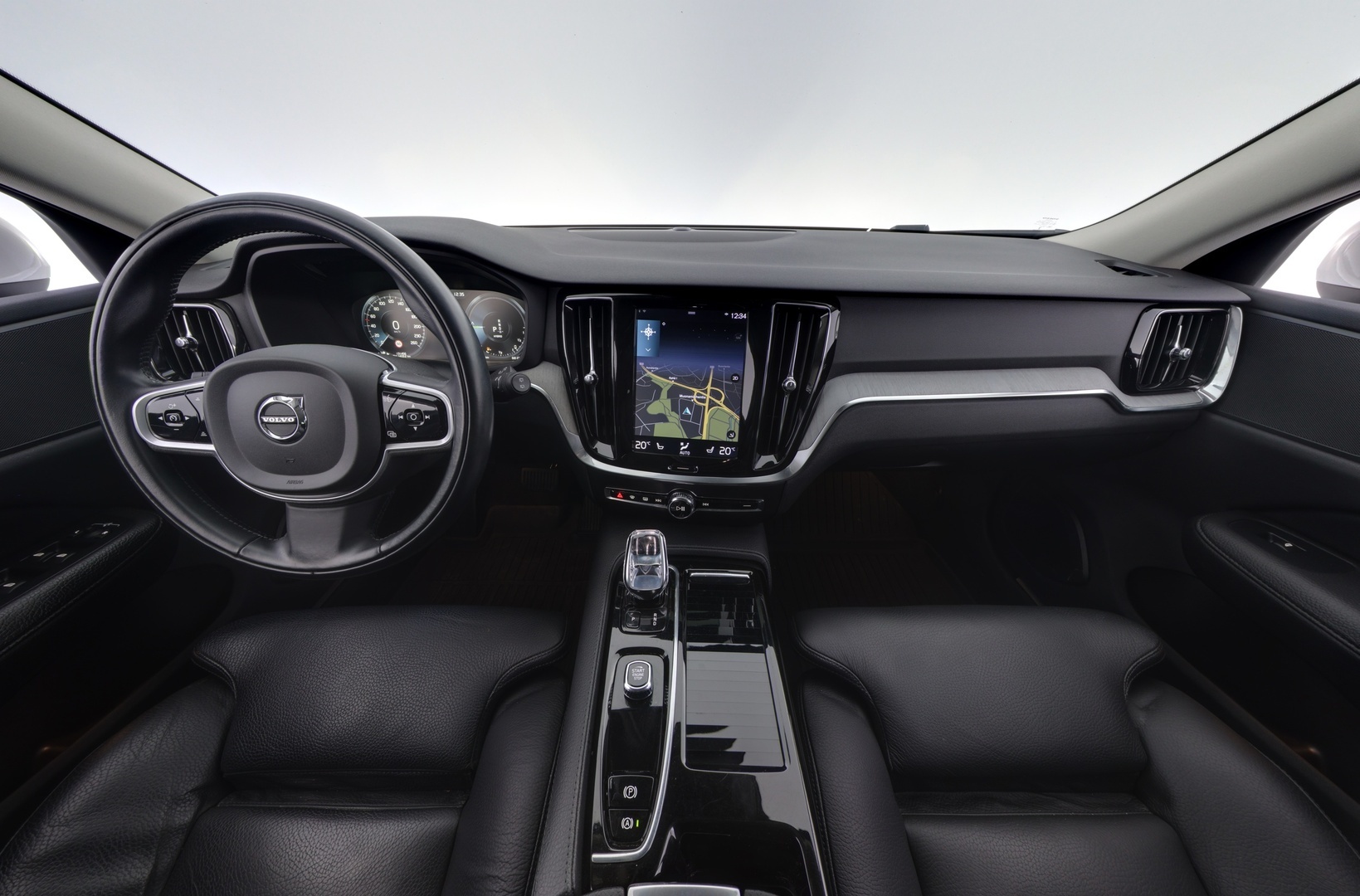 VOLVO V60 2022