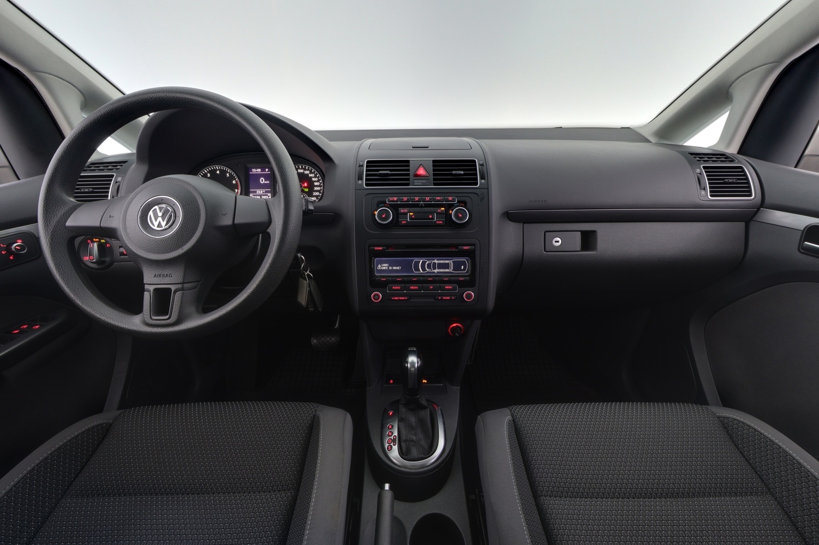 VOLKSWAGEN Touran 2012