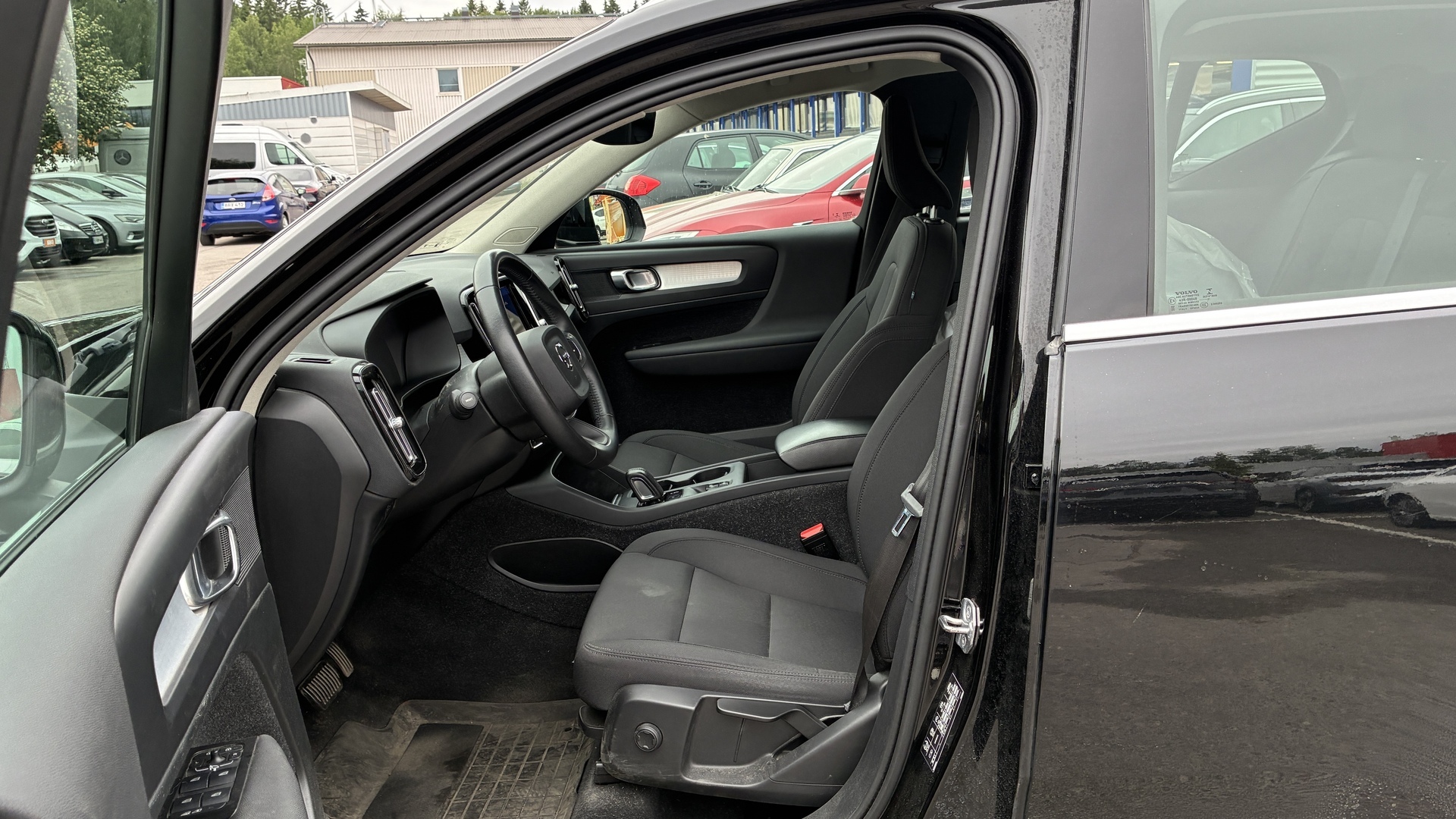 VOLVO XC40 2021