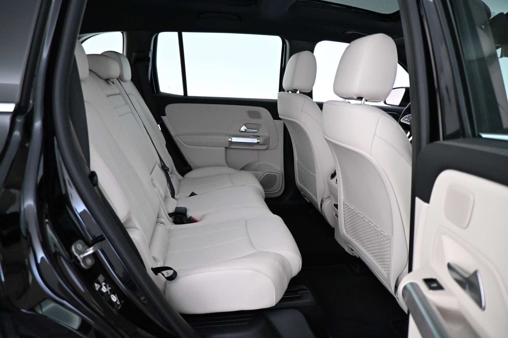 MERCEDES-BENZ EQB 2023
