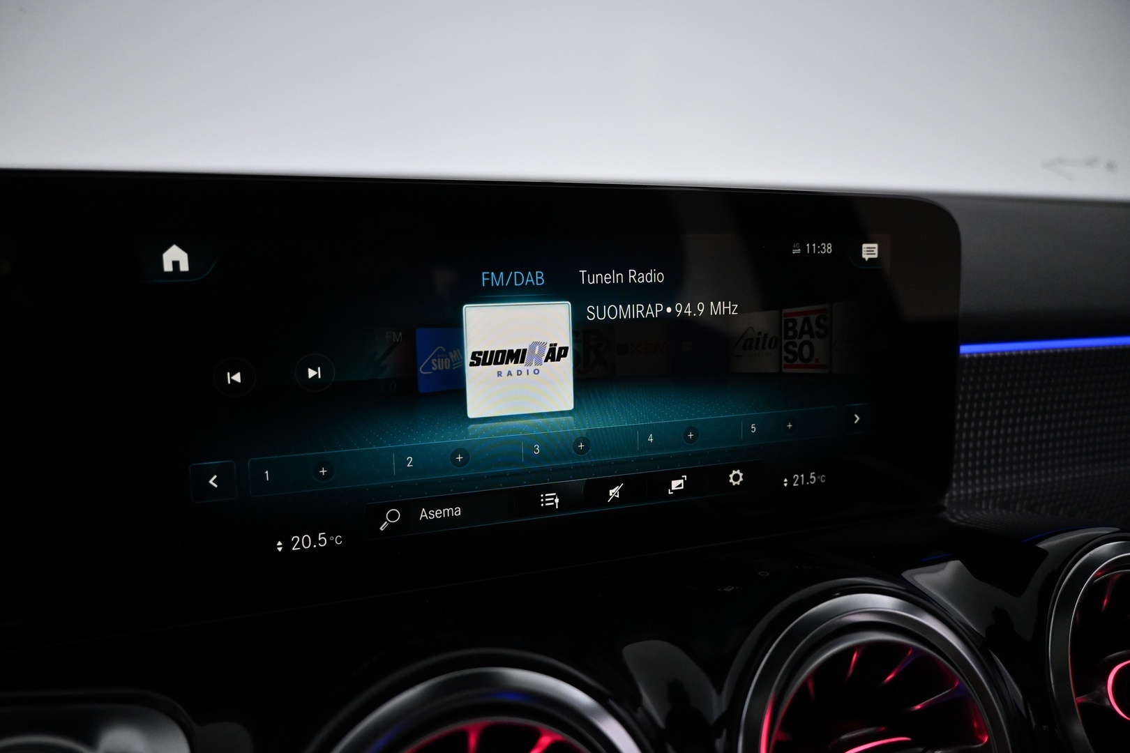 MERCEDES-BENZ EQB 2023