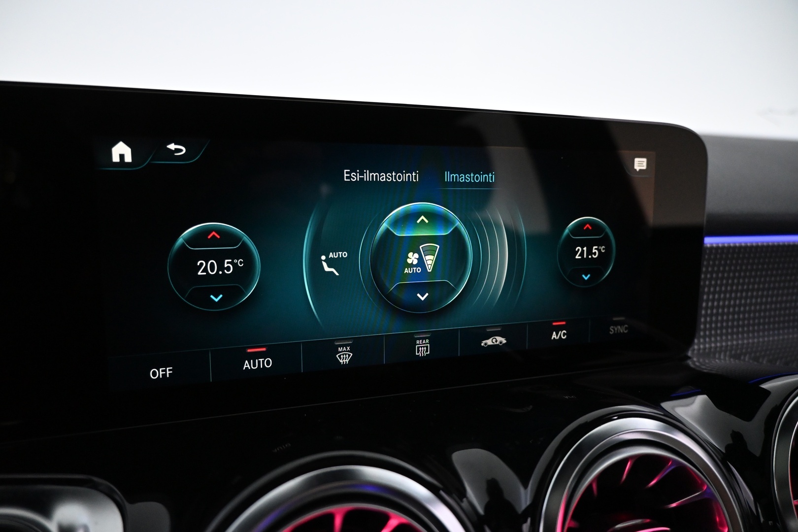 MERCEDES-BENZ EQB 2023