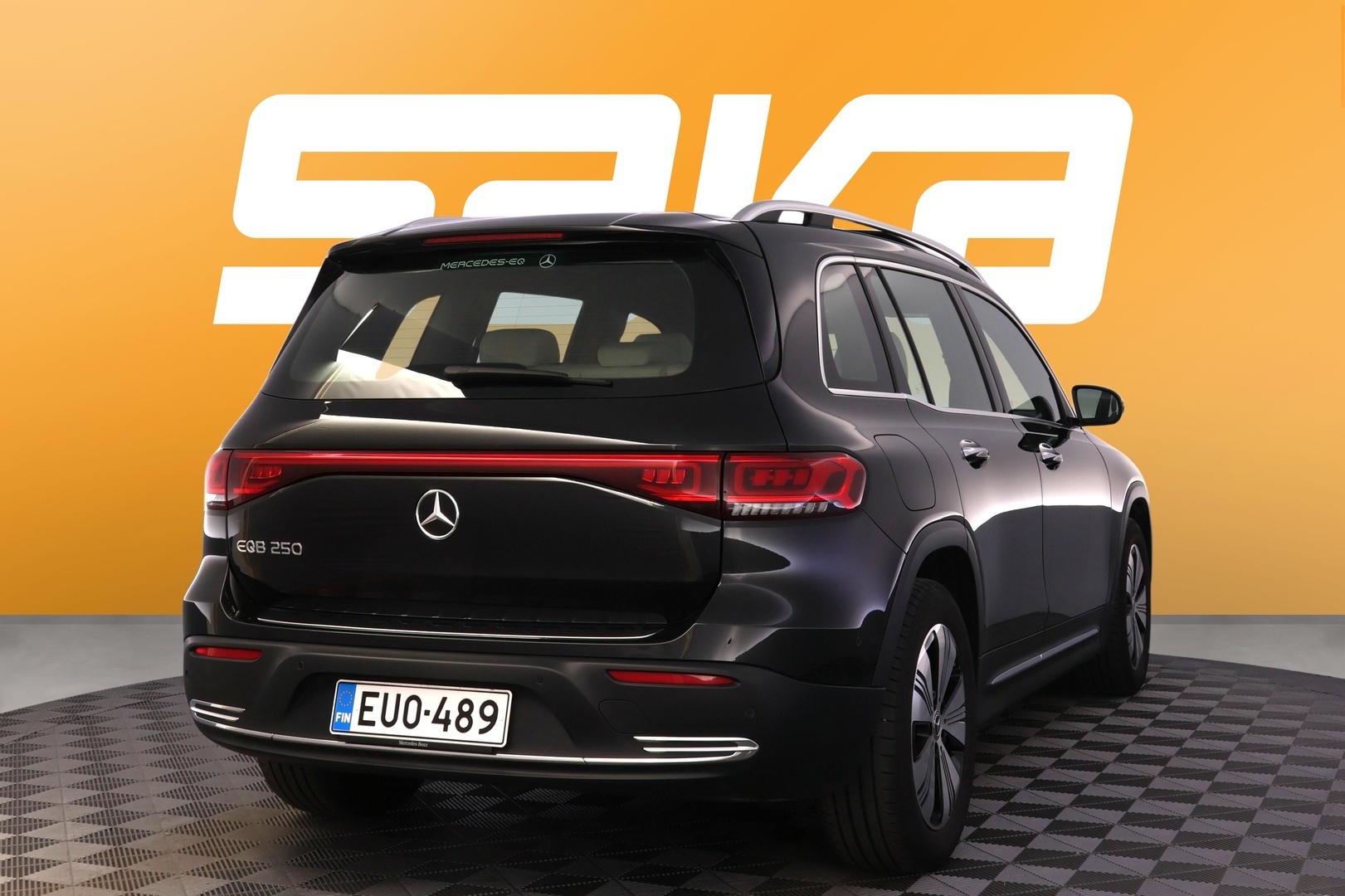 MERCEDES-BENZ EQB 2023