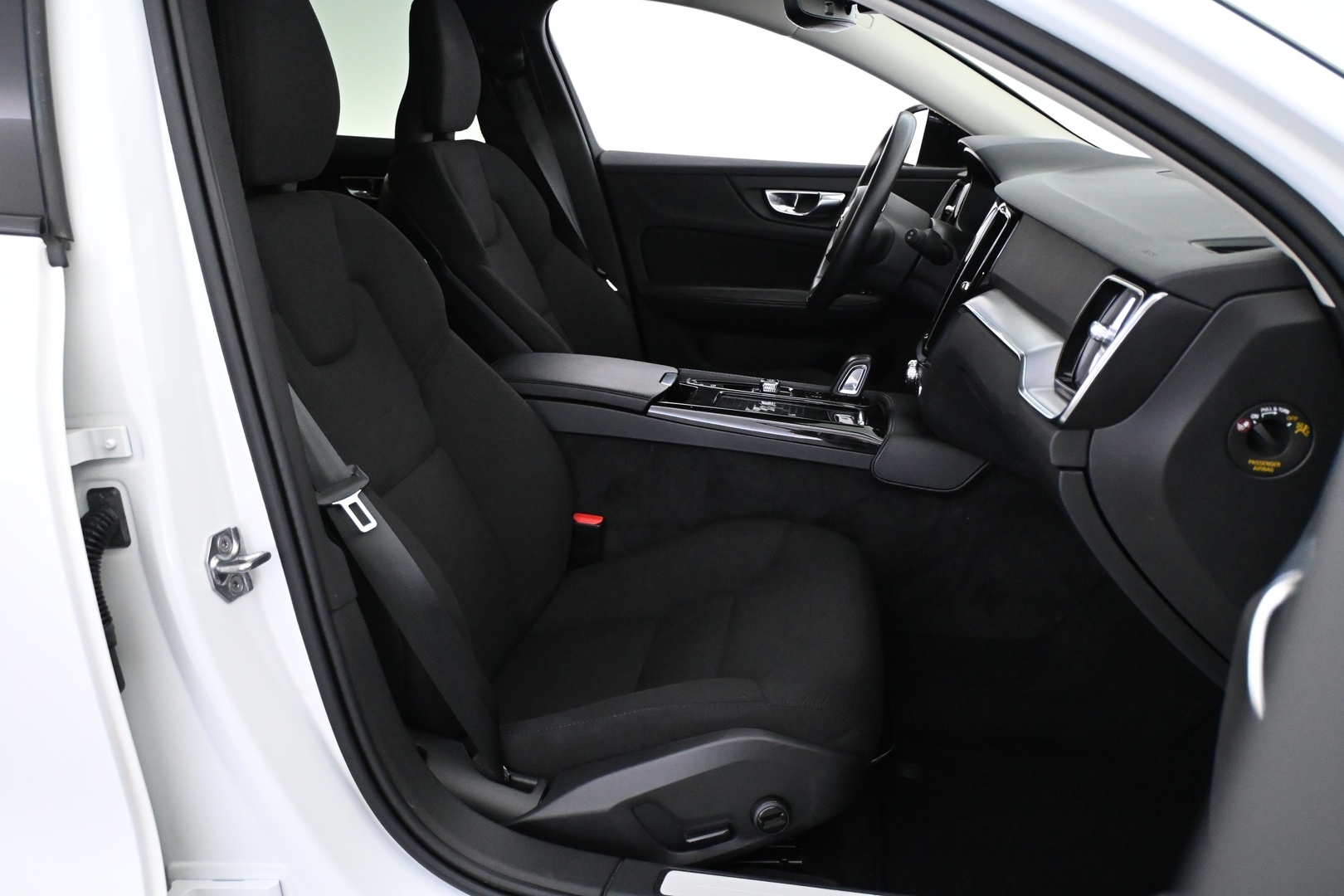 VOLVO V60 2021