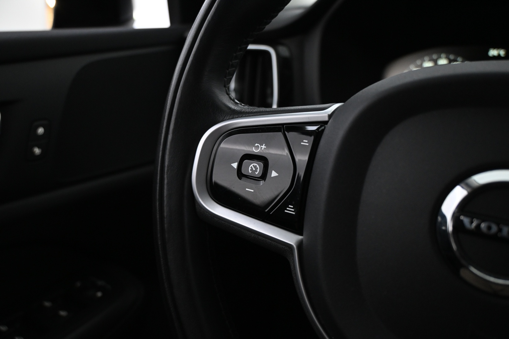 VOLVO V60 2021