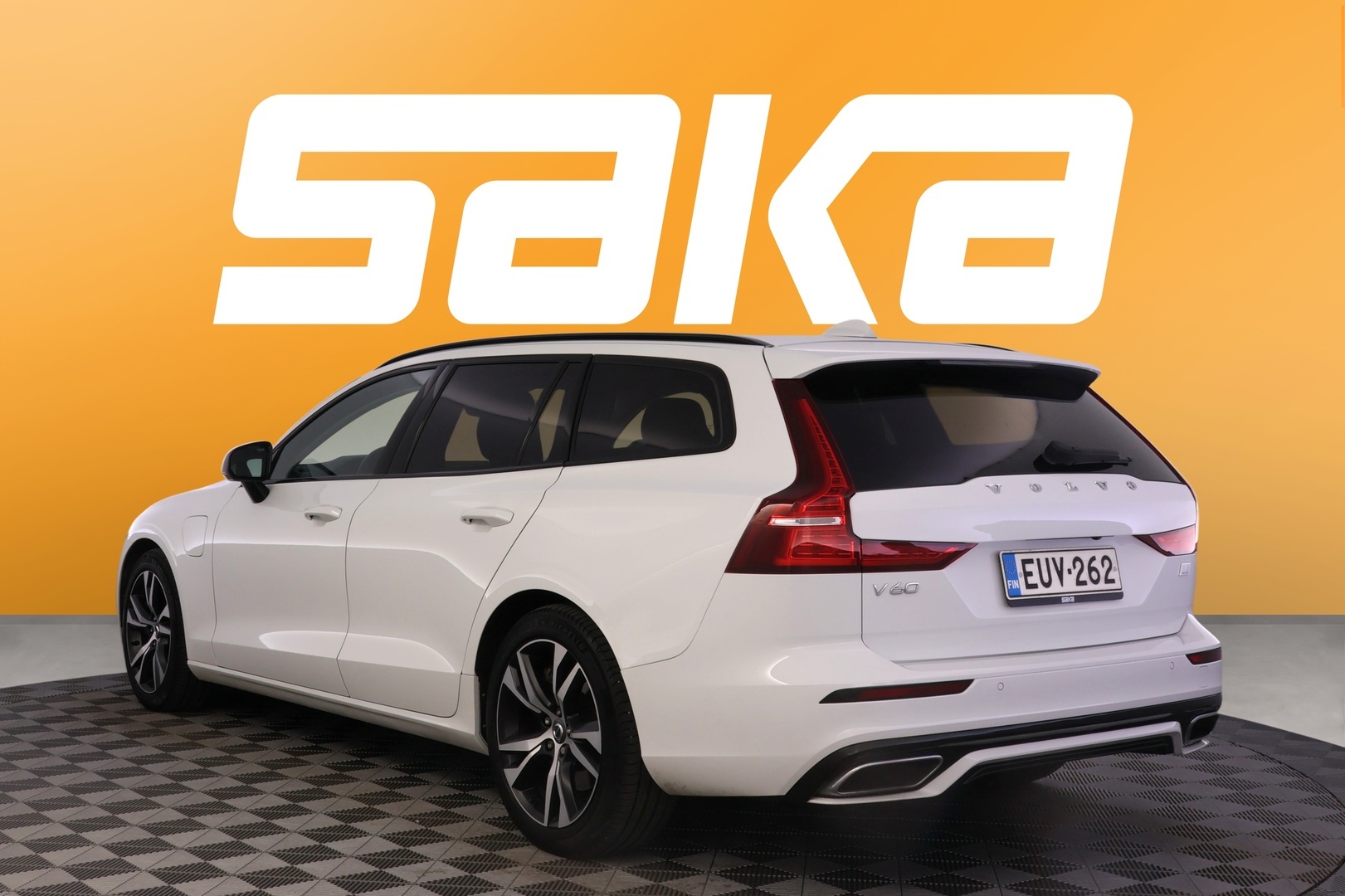 VOLVO V60 2021