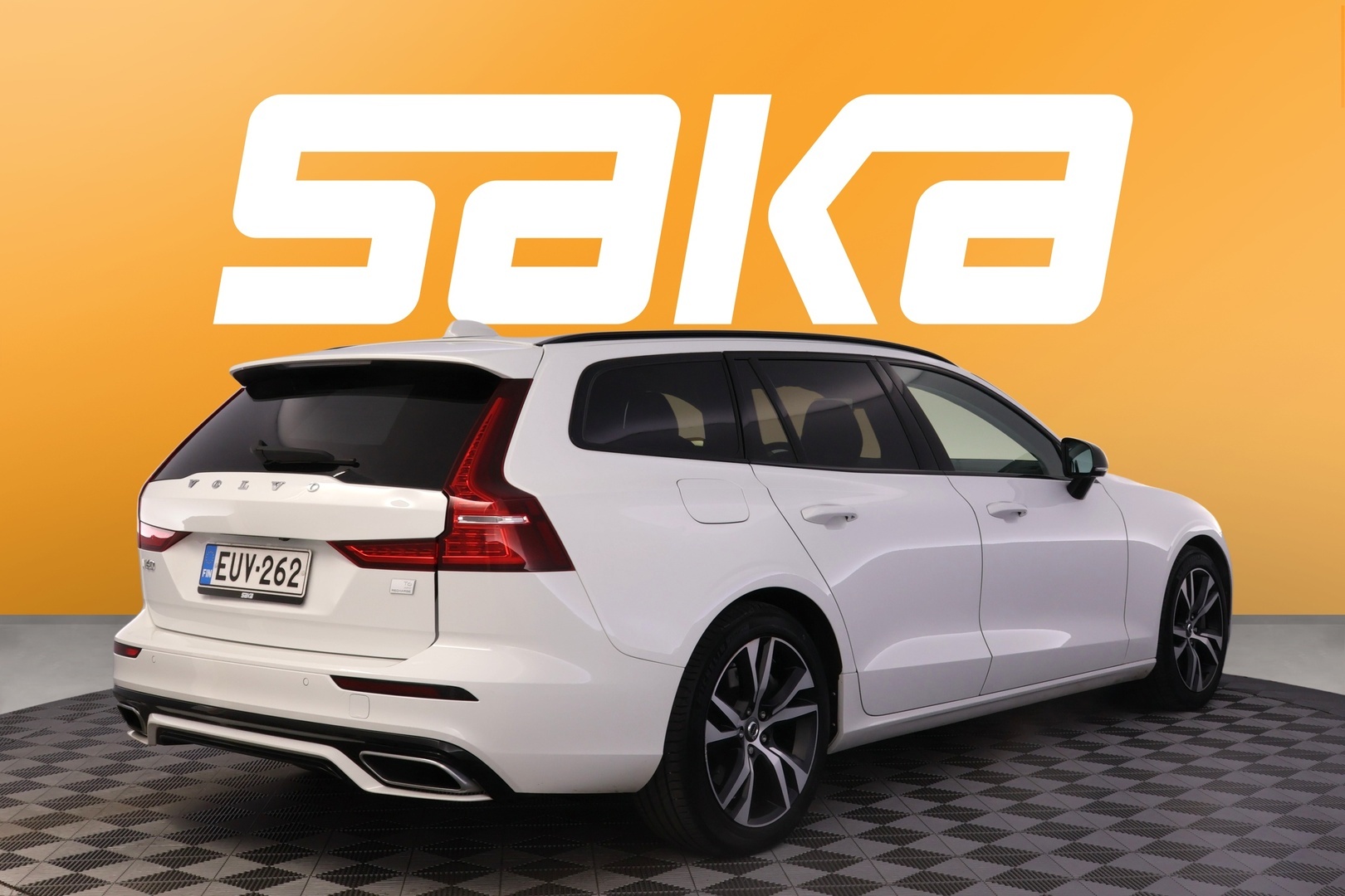 VOLVO V60 2021