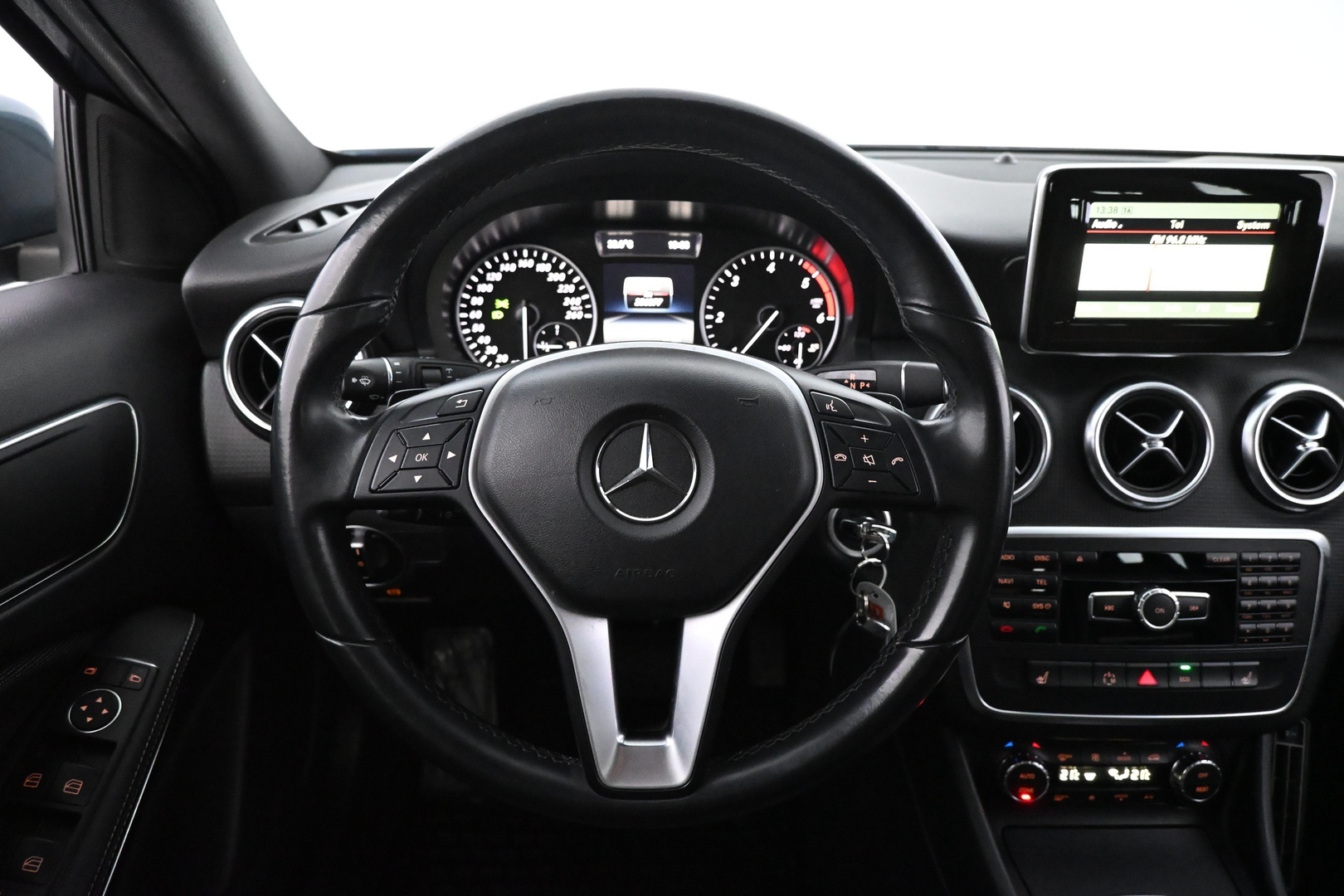 MERCEDES-BENZ A 2014