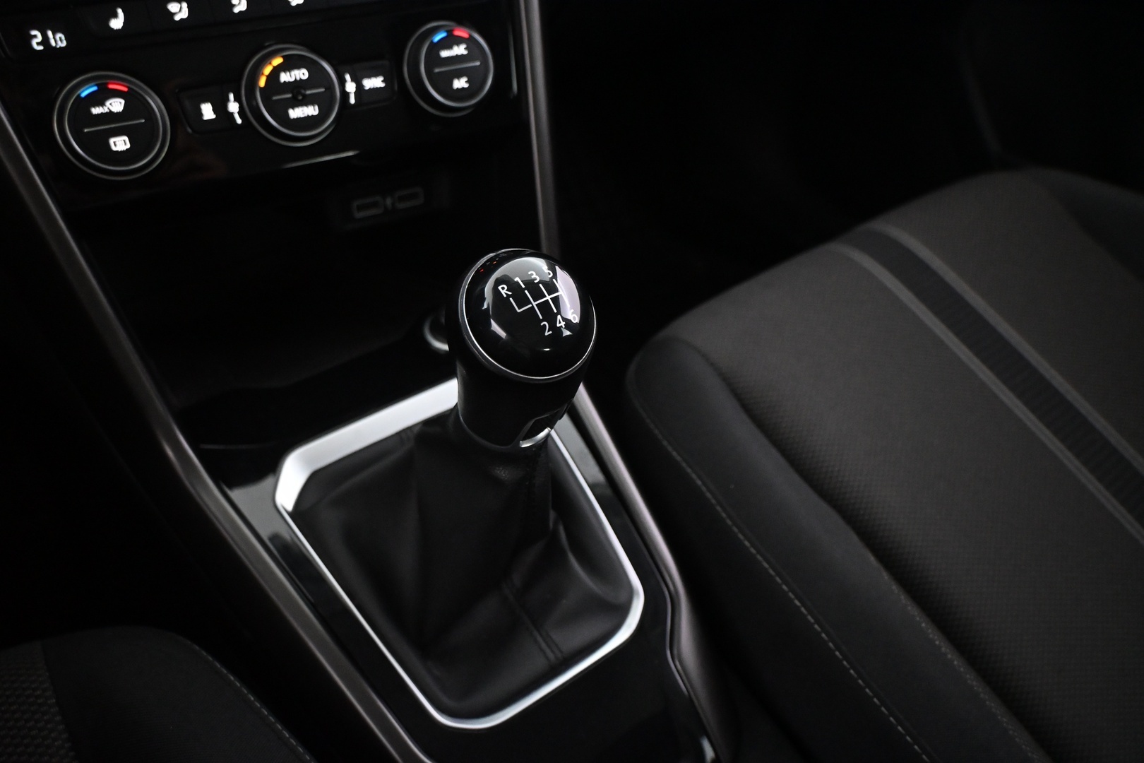 VOLKSWAGEN T-Roc 2019