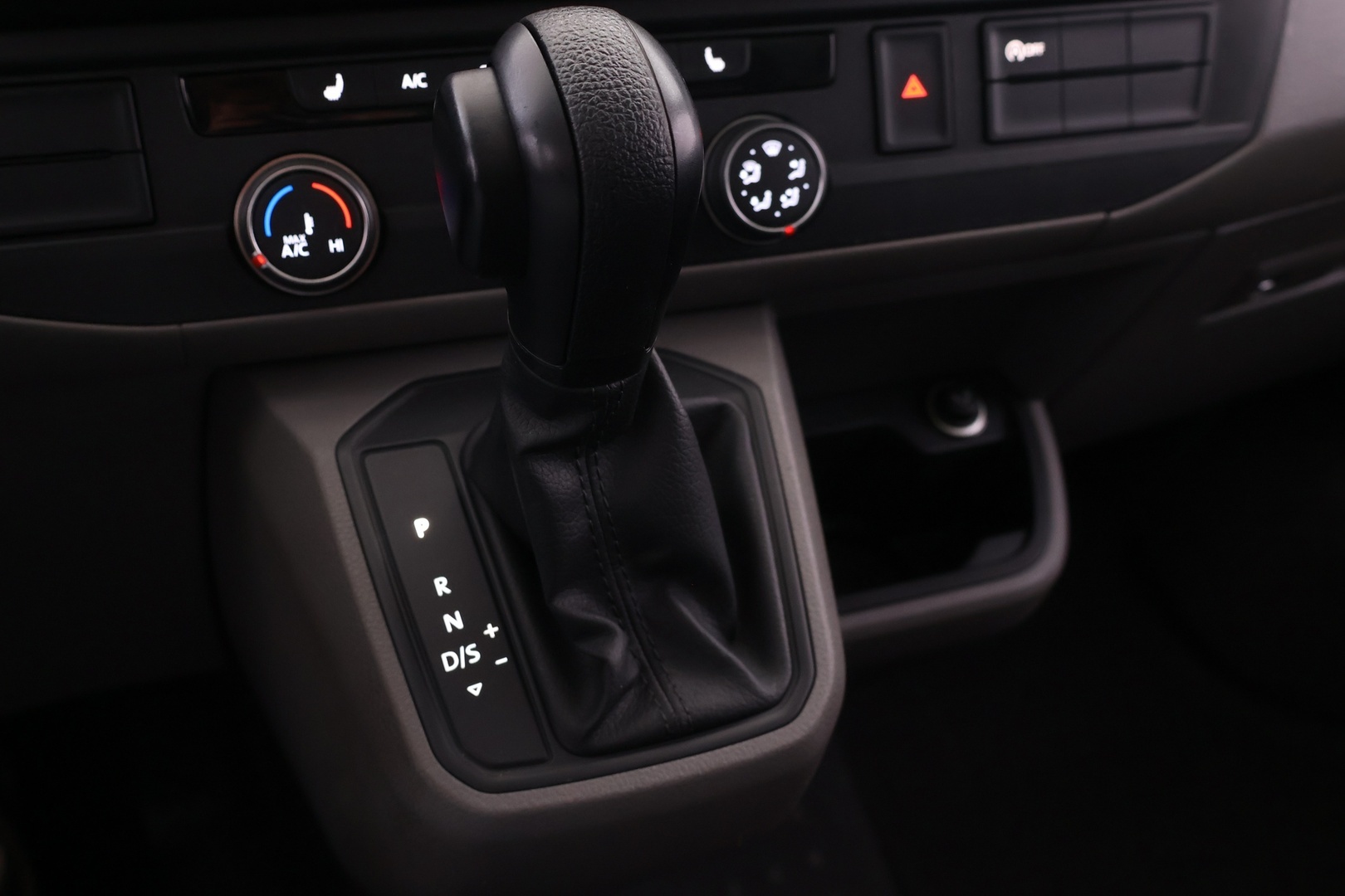 VOLKSWAGEN Caravelle 2020
