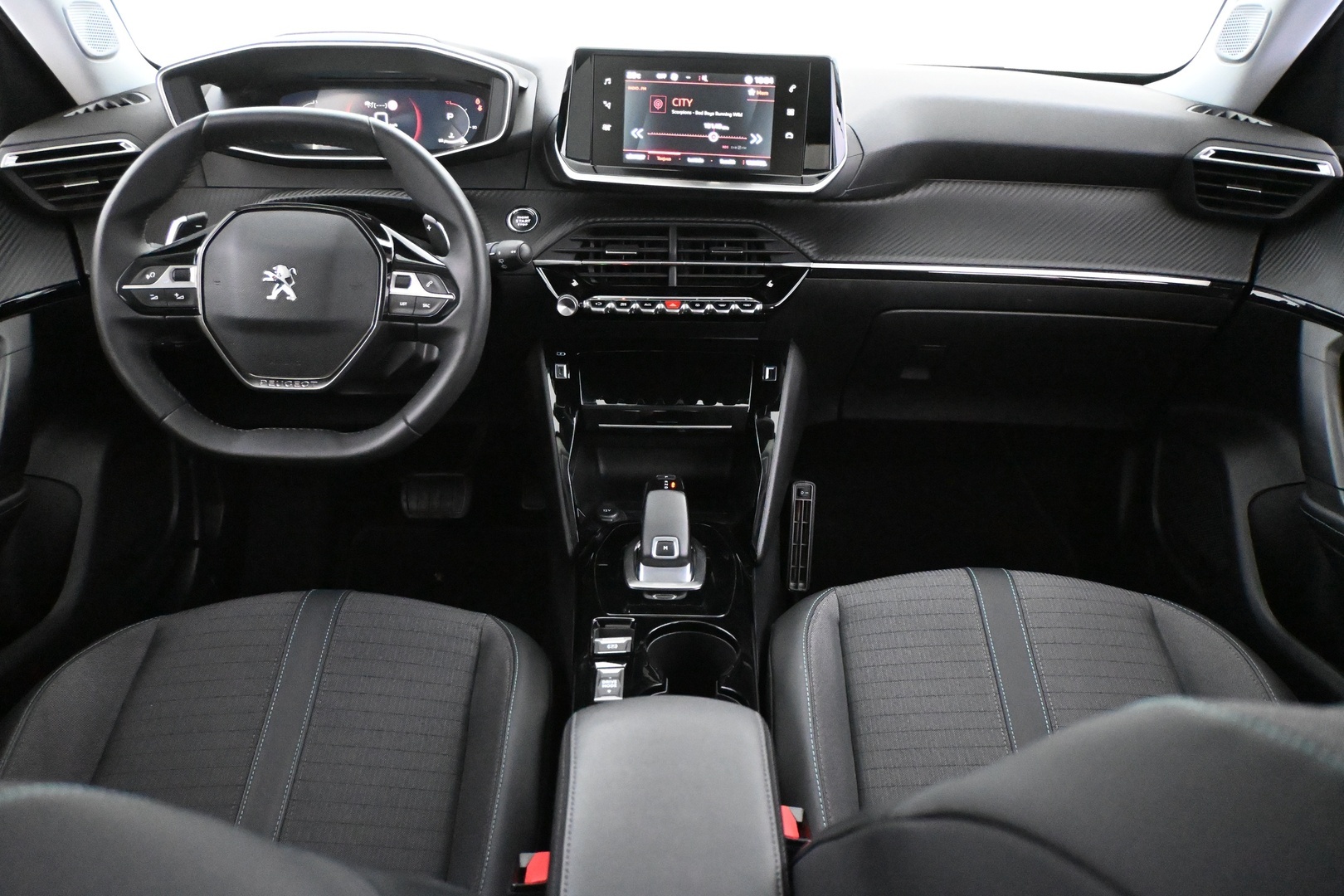 PEUGEOT 2008 2021