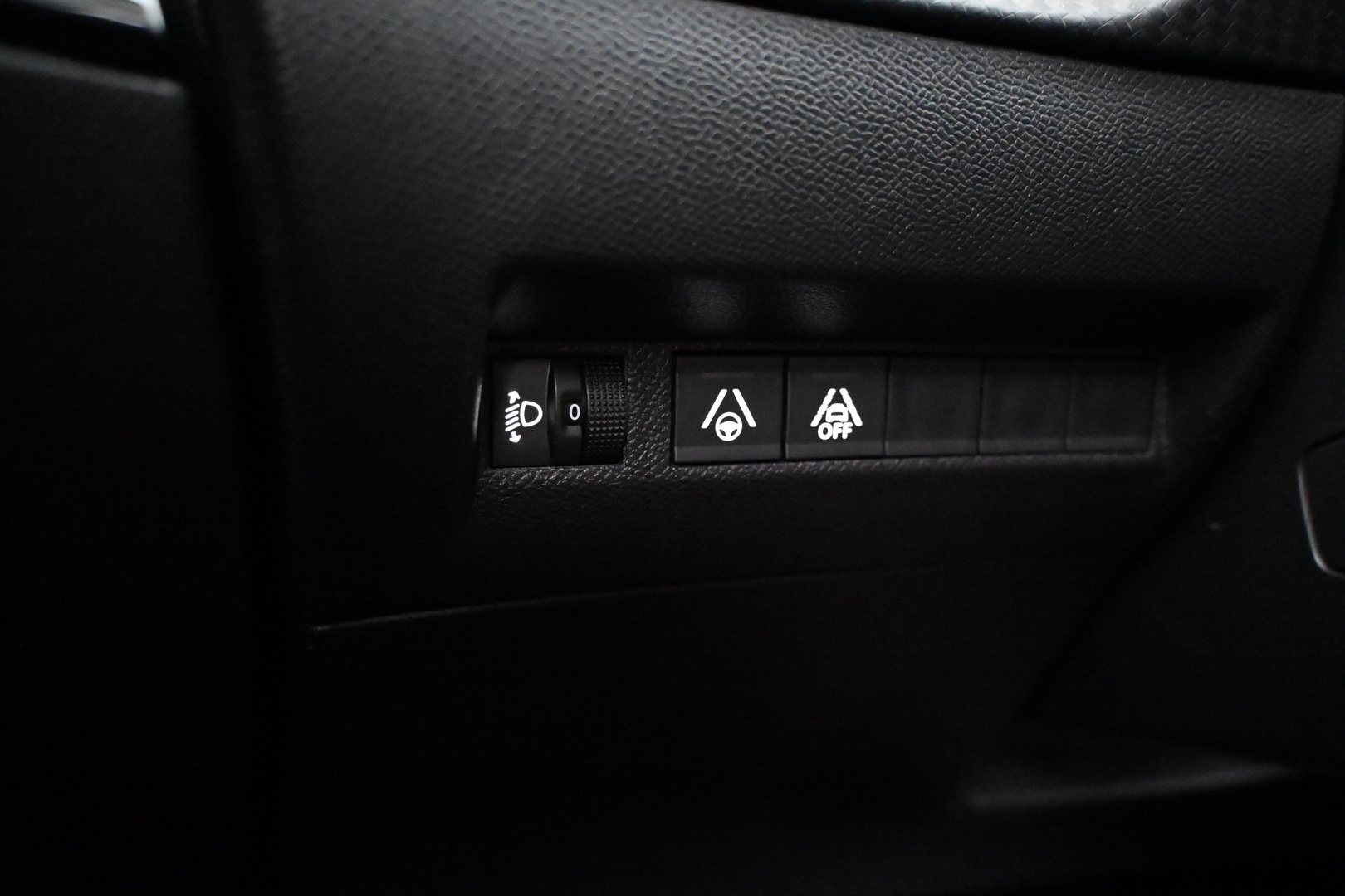 PEUGEOT 2008 2021