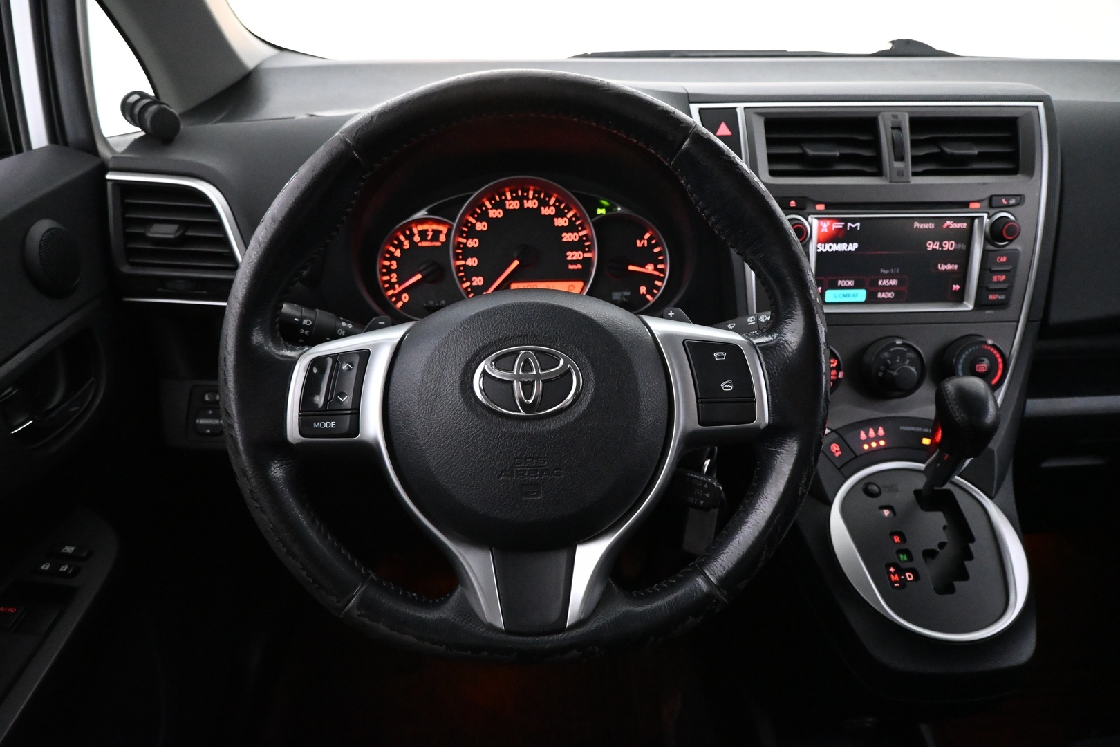 TOYOTA Verso-S 2012