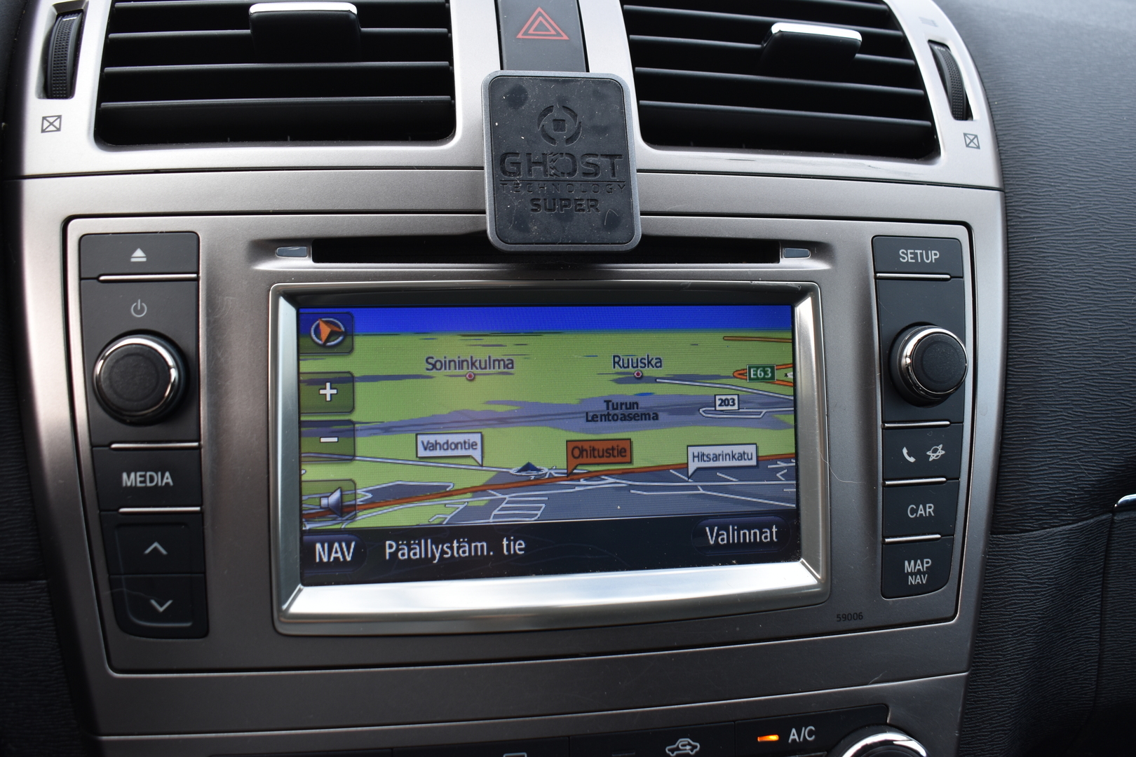 TOYOTA Avensis 2012