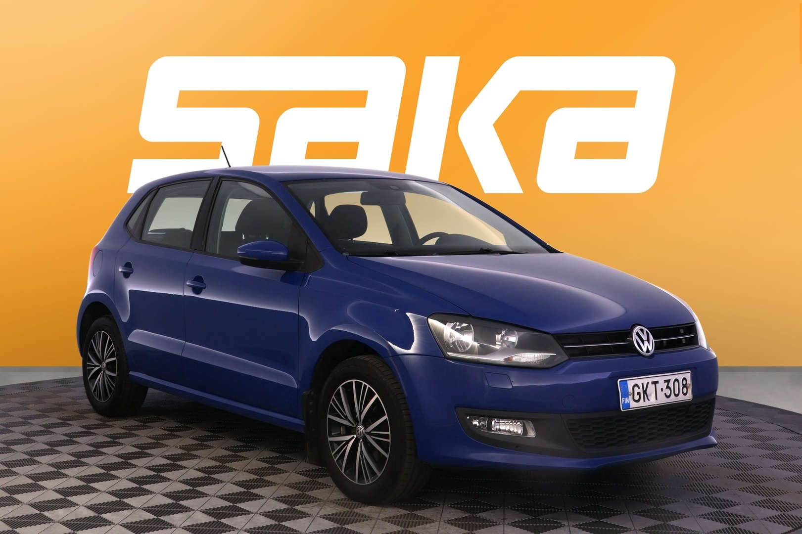 VOLKSWAGEN Polo 2013