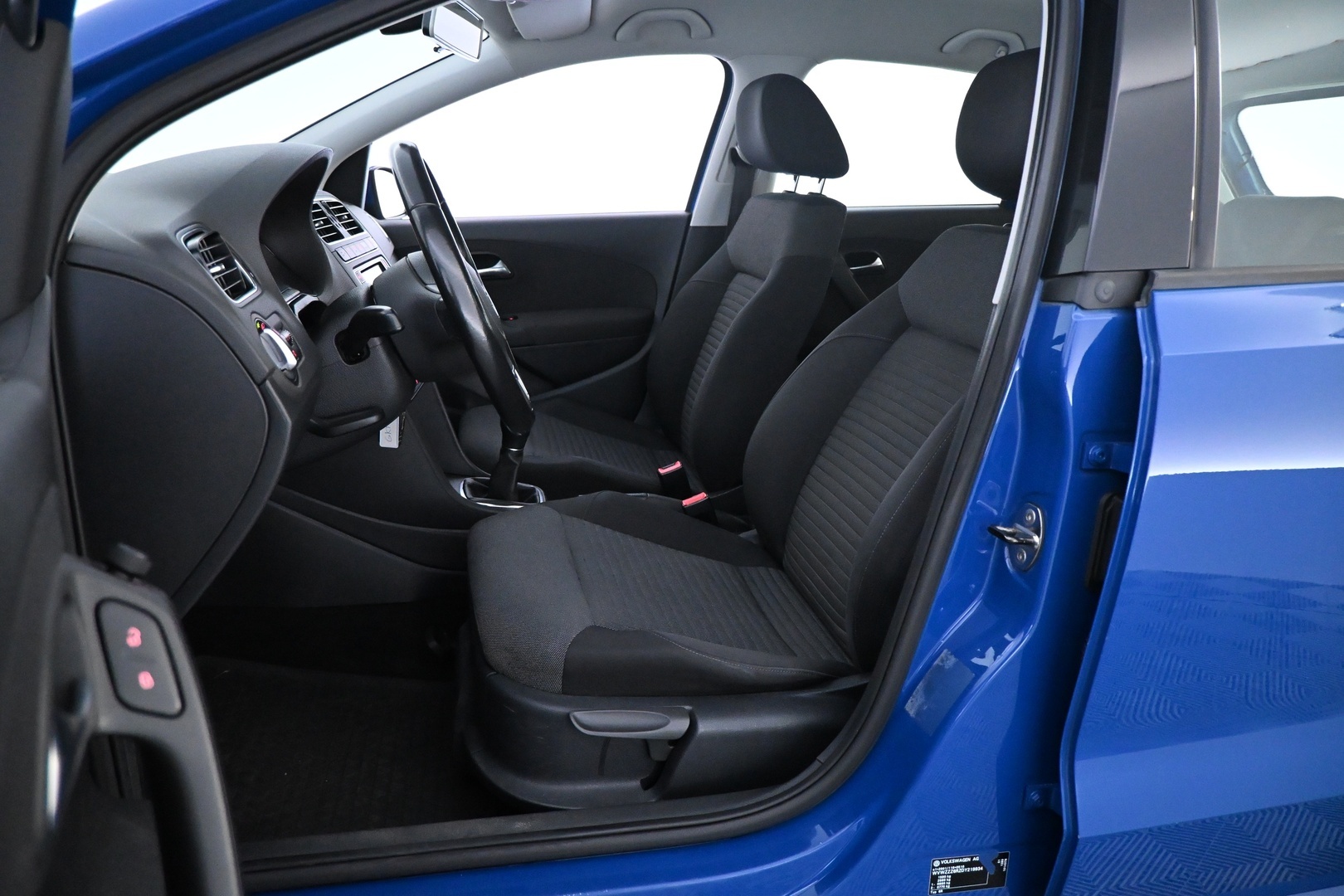 VOLKSWAGEN Polo 2013