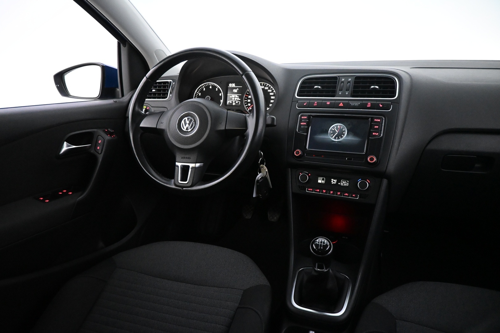 VOLKSWAGEN Polo 2013