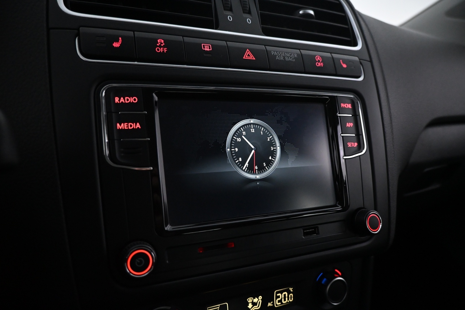 VOLKSWAGEN Polo 2013