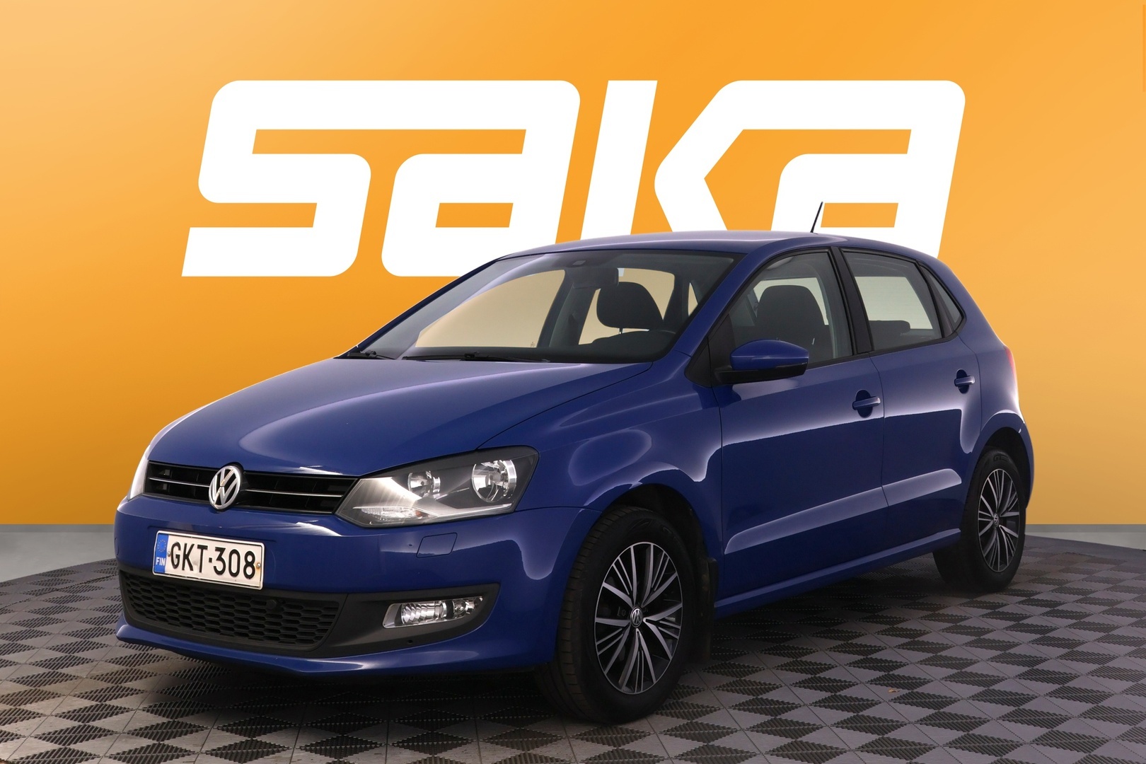 VOLKSWAGEN Polo 2013