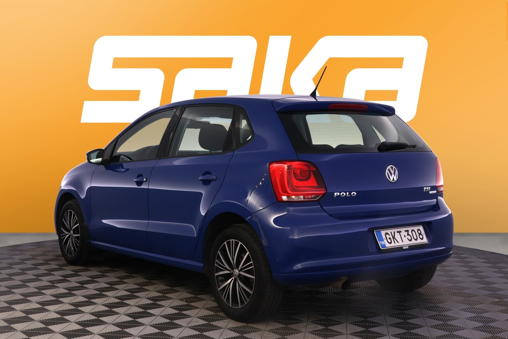 VOLKSWAGEN Polo 2013