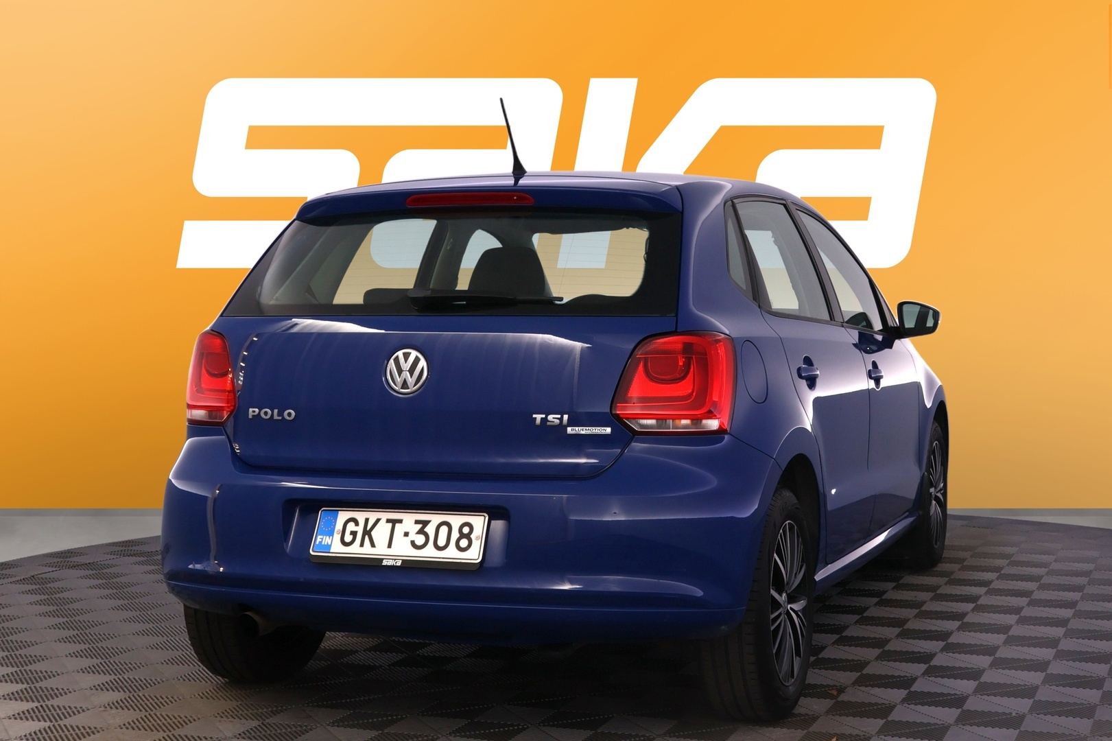 VOLKSWAGEN Polo 2013