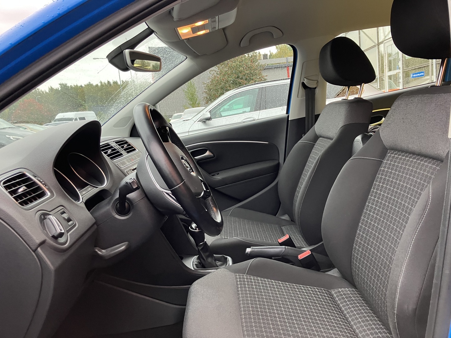 VOLKSWAGEN Polo 2014