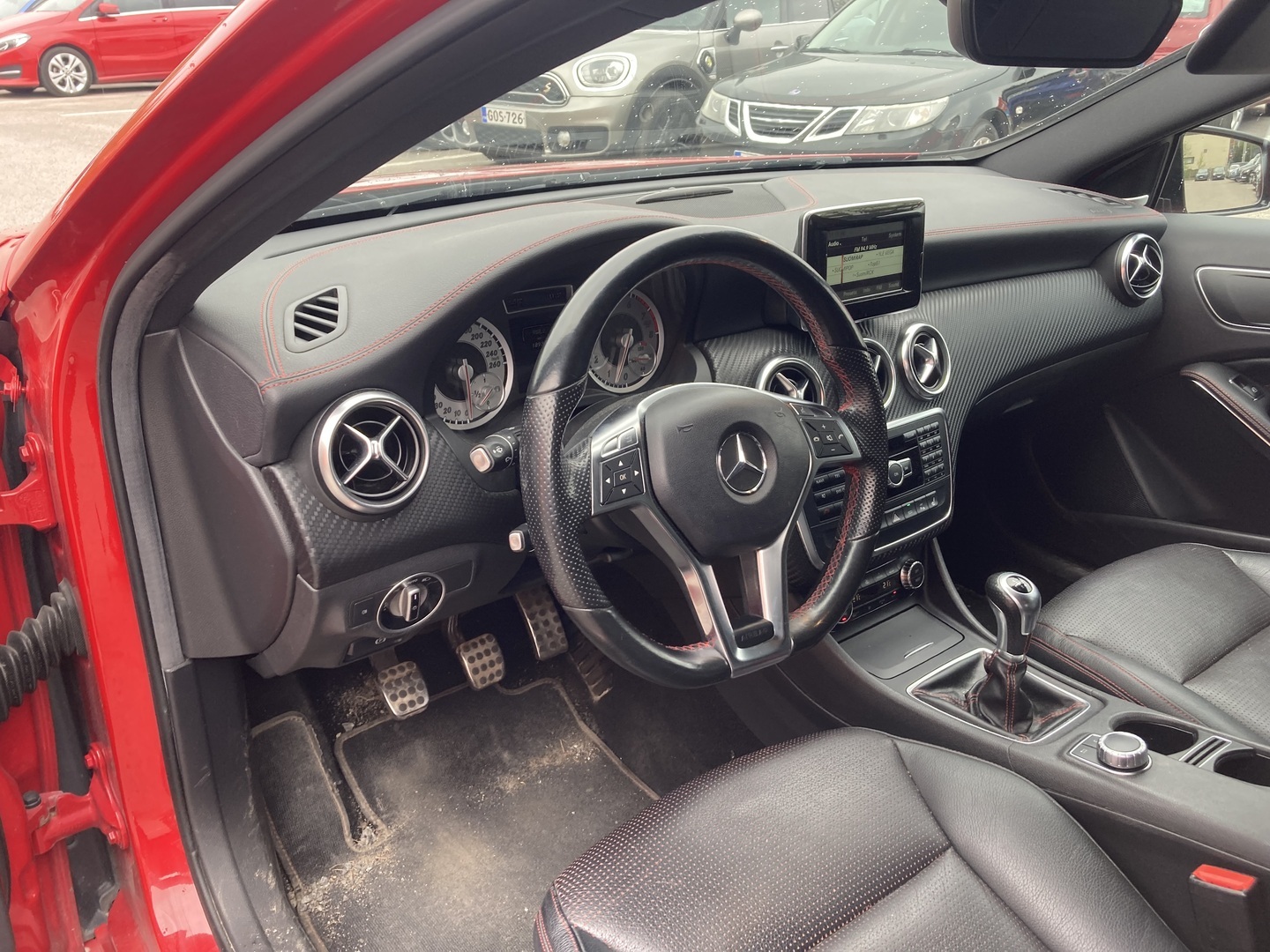 MERCEDES-BENZ A 2015