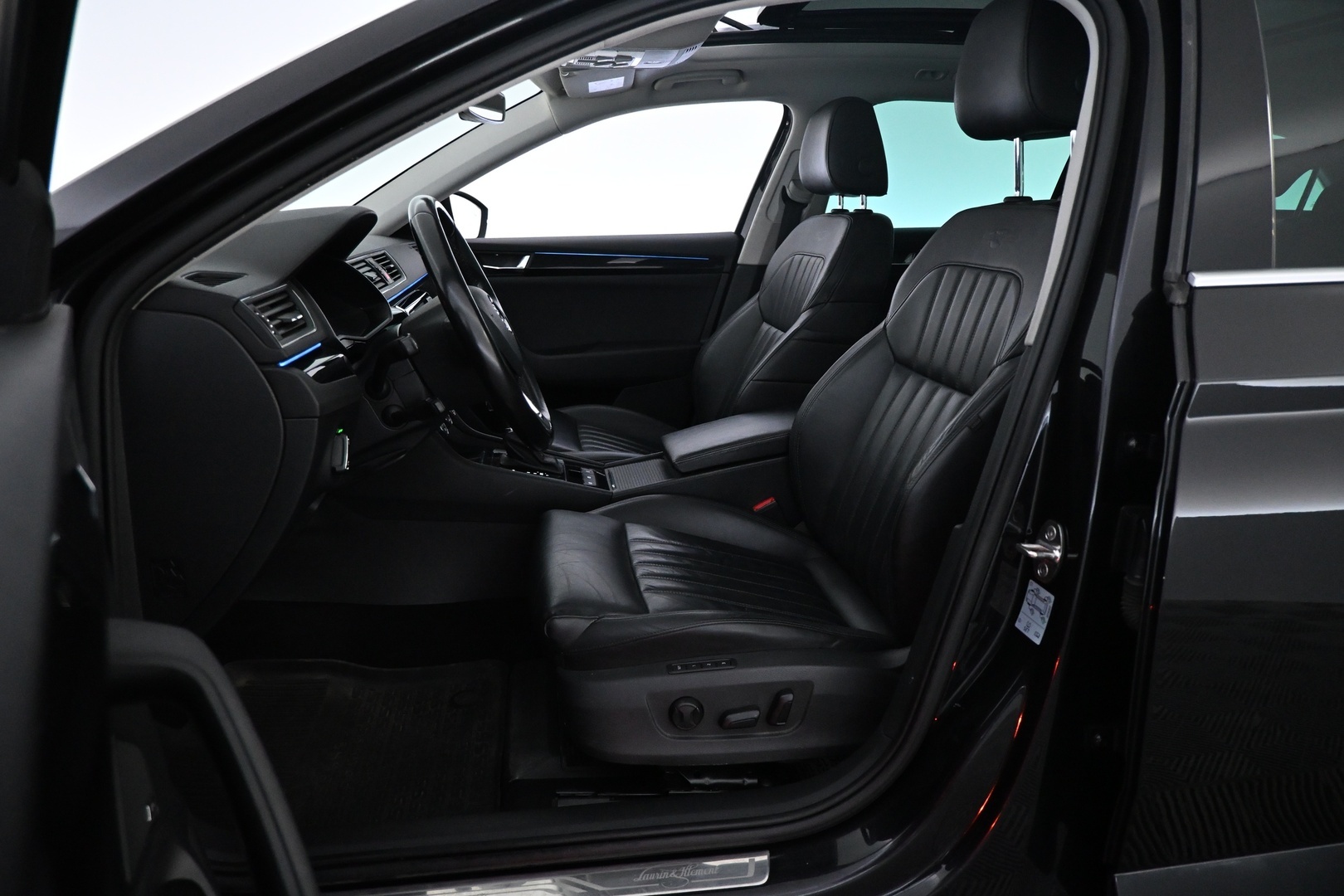 SKODA Superb 2016