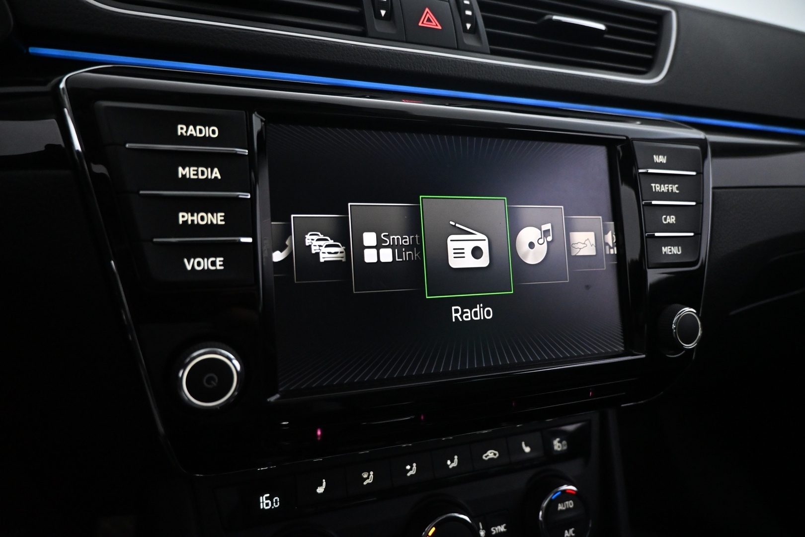 SKODA Superb 2016