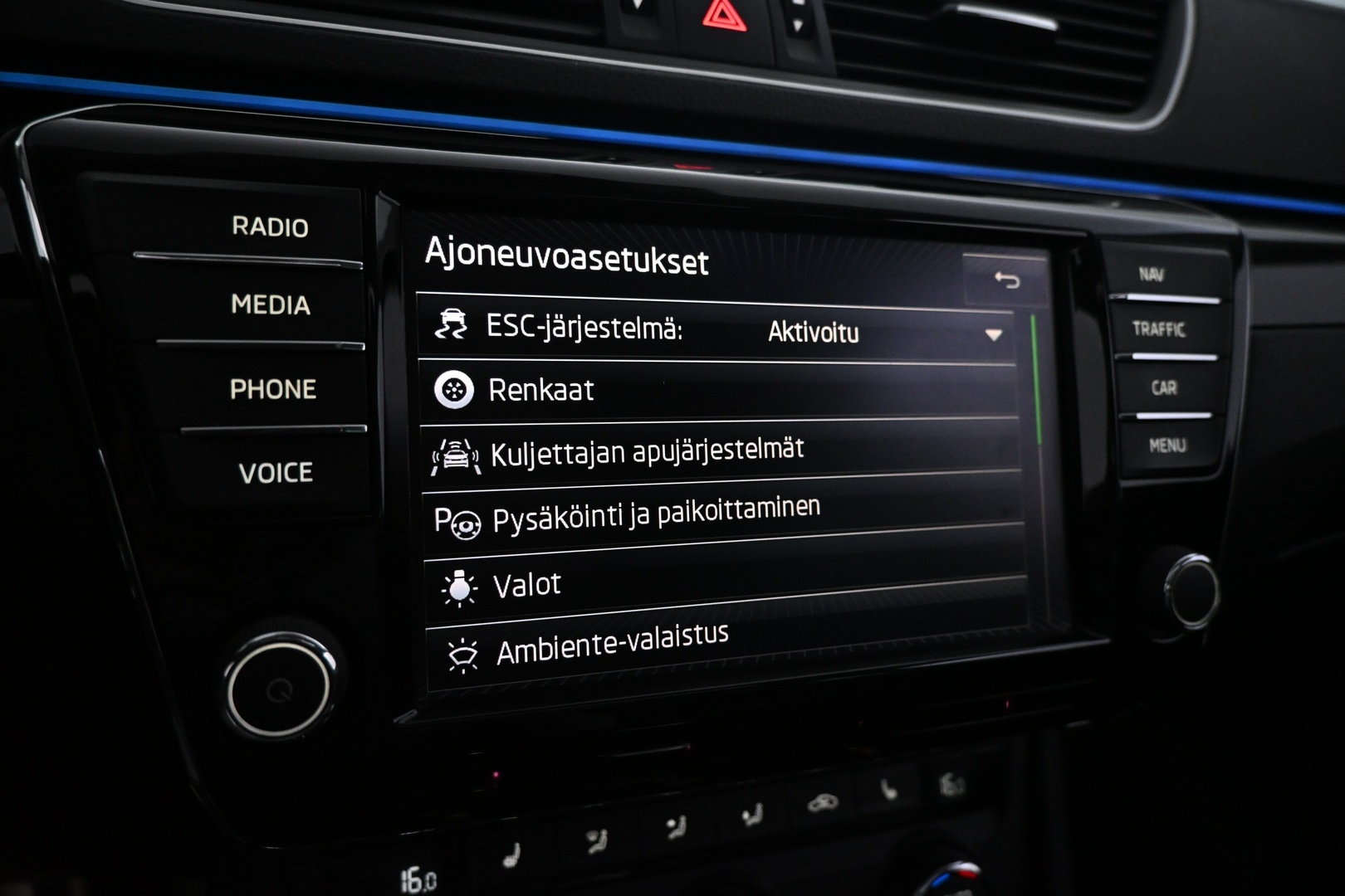 SKODA Superb 2016