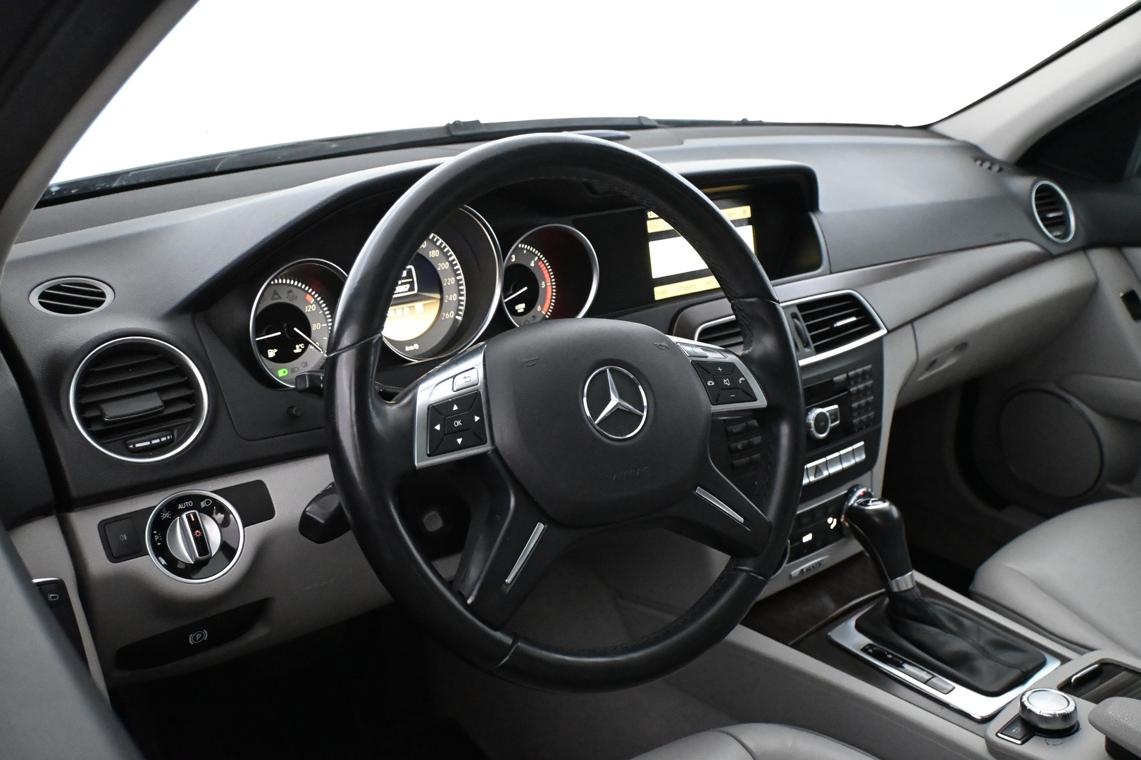 MERCEDES-BENZ C 2012