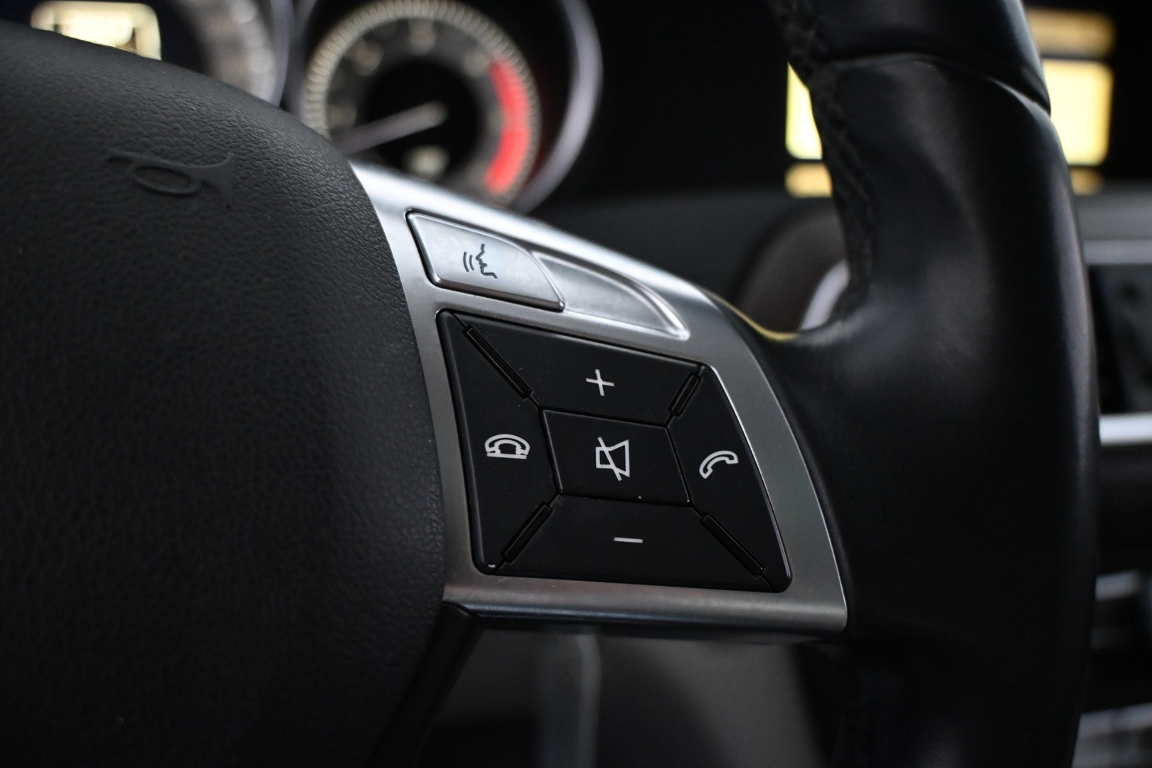 MERCEDES-BENZ C 2012