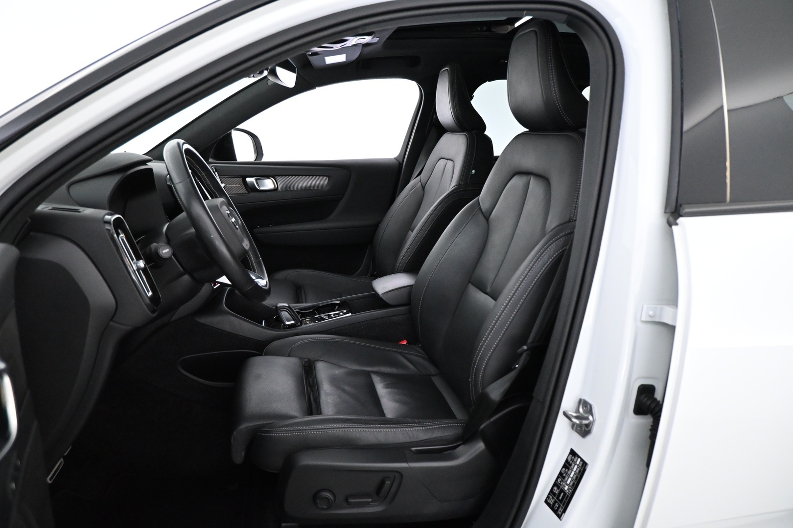 VOLVO XC40 2021