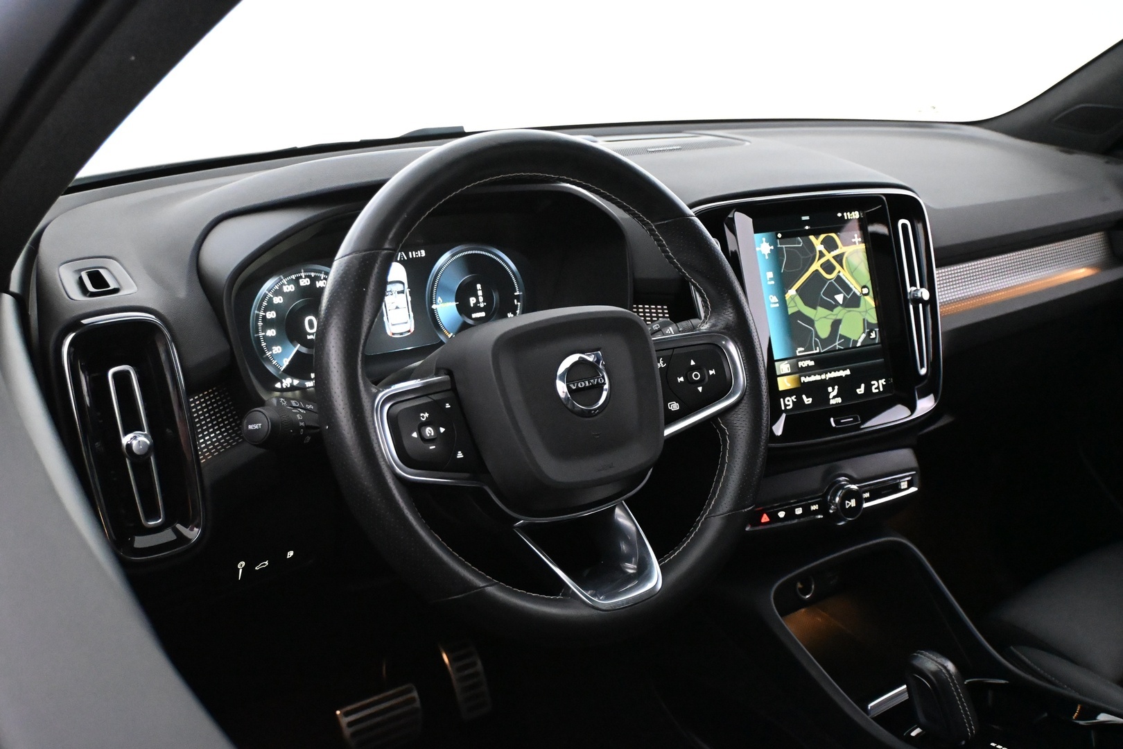 VOLVO XC40 2021