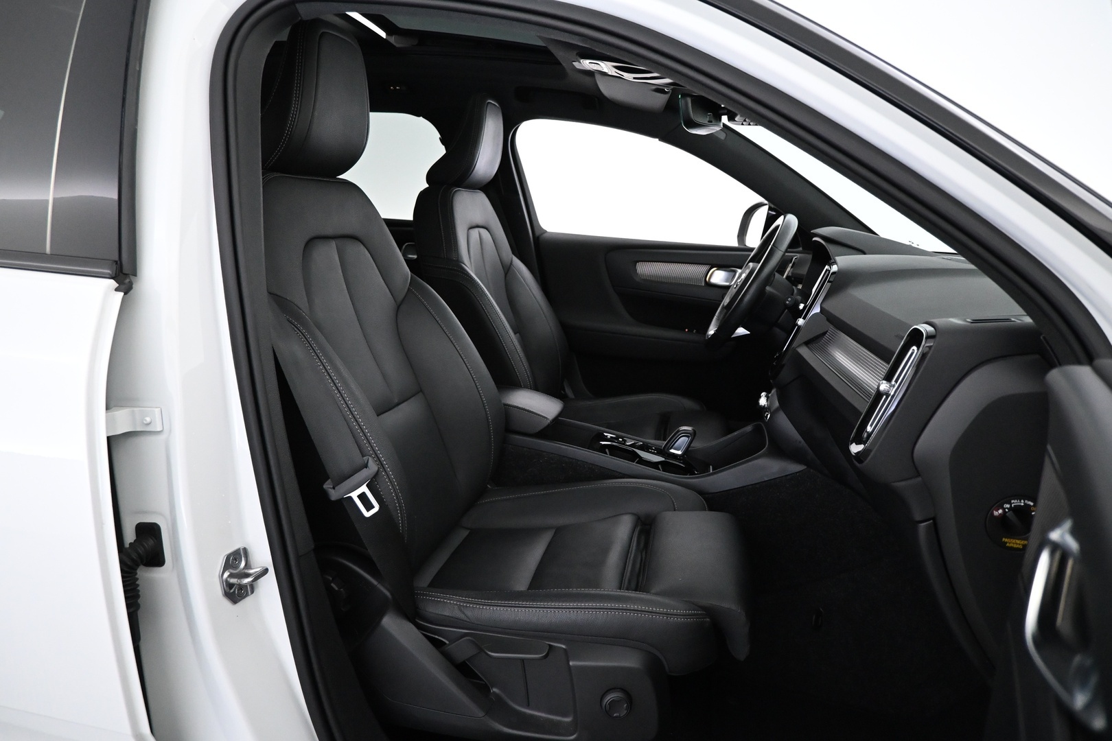 VOLVO XC40 2021
