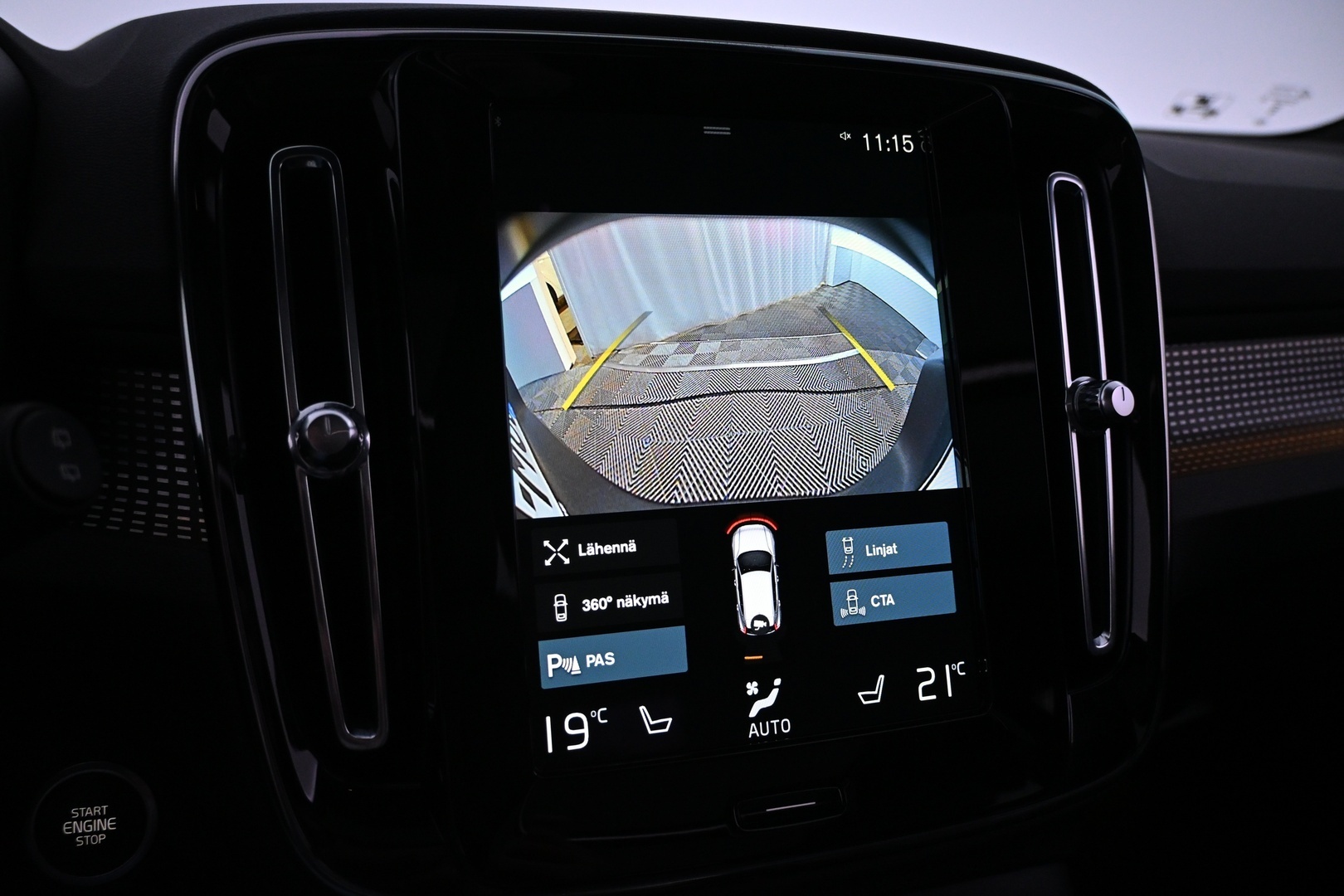 VOLVO XC40 2021