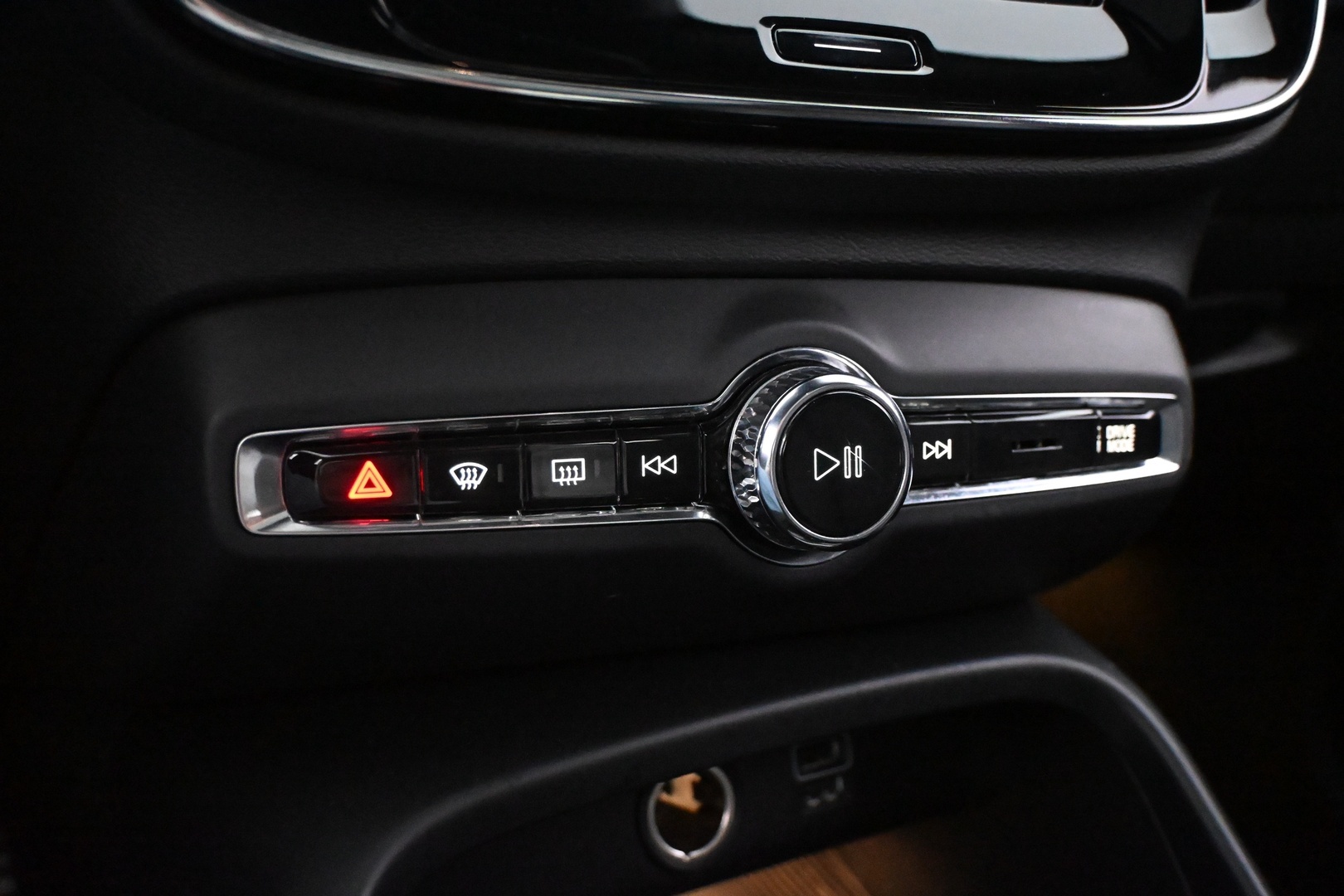 VOLVO XC40 2021