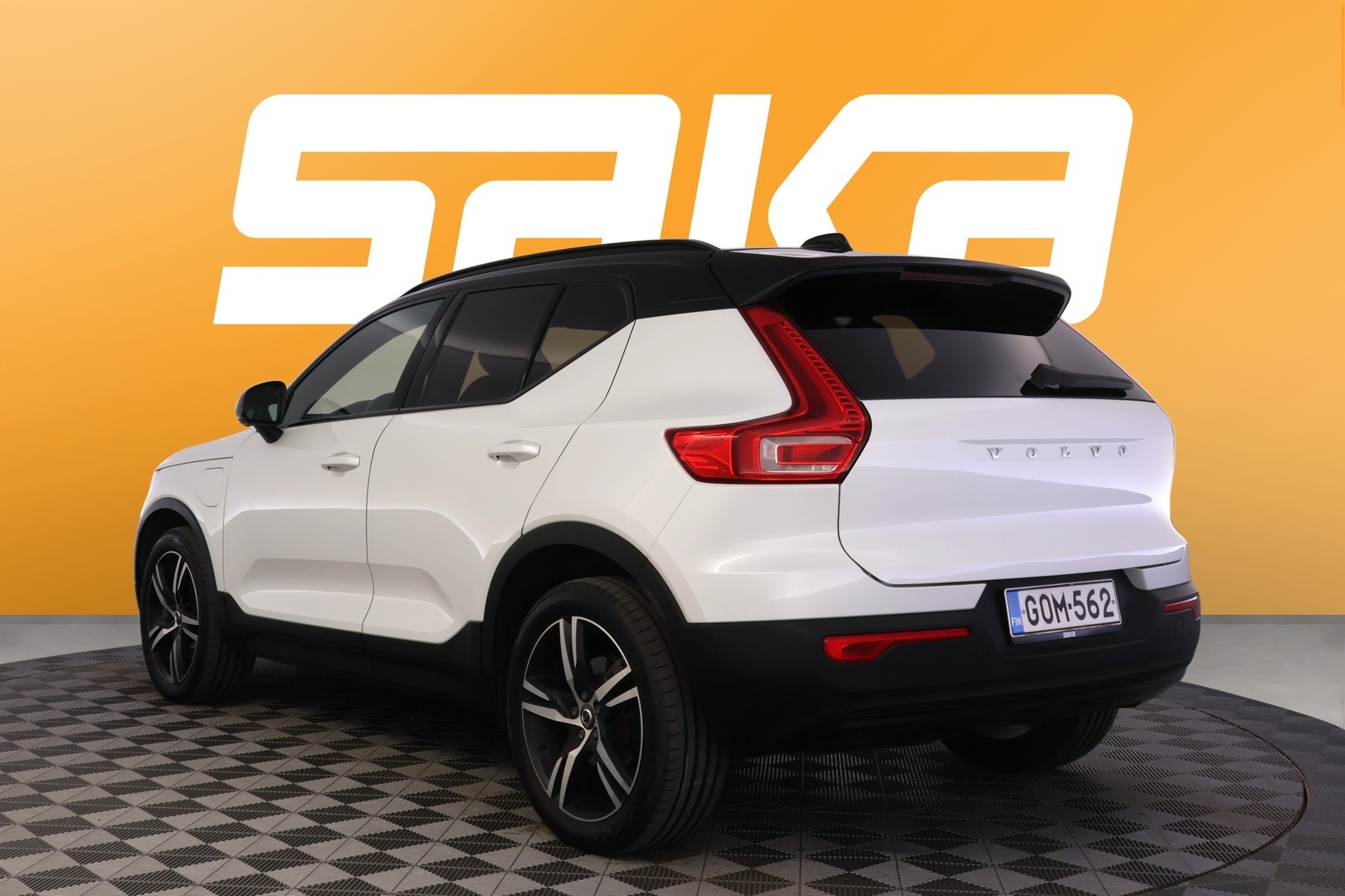 VOLVO XC40 2021