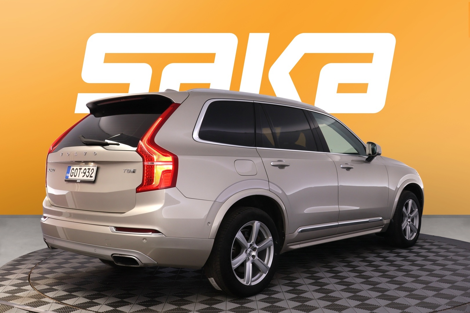 VOLVO XC90 2016
