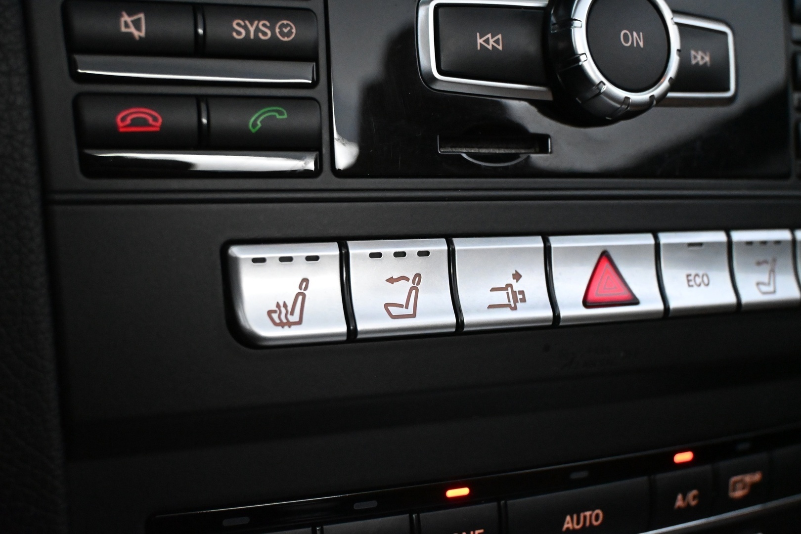 MERCEDES-BENZ E 2013