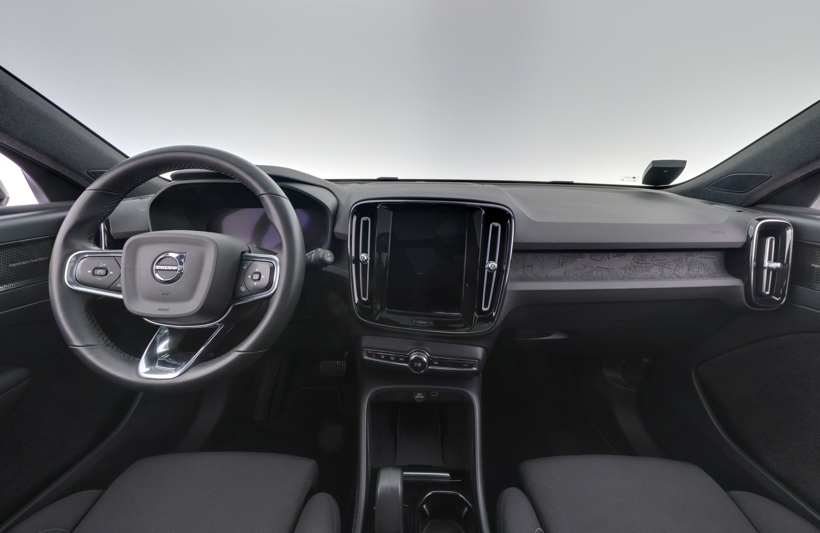 VOLVO XC40 2023